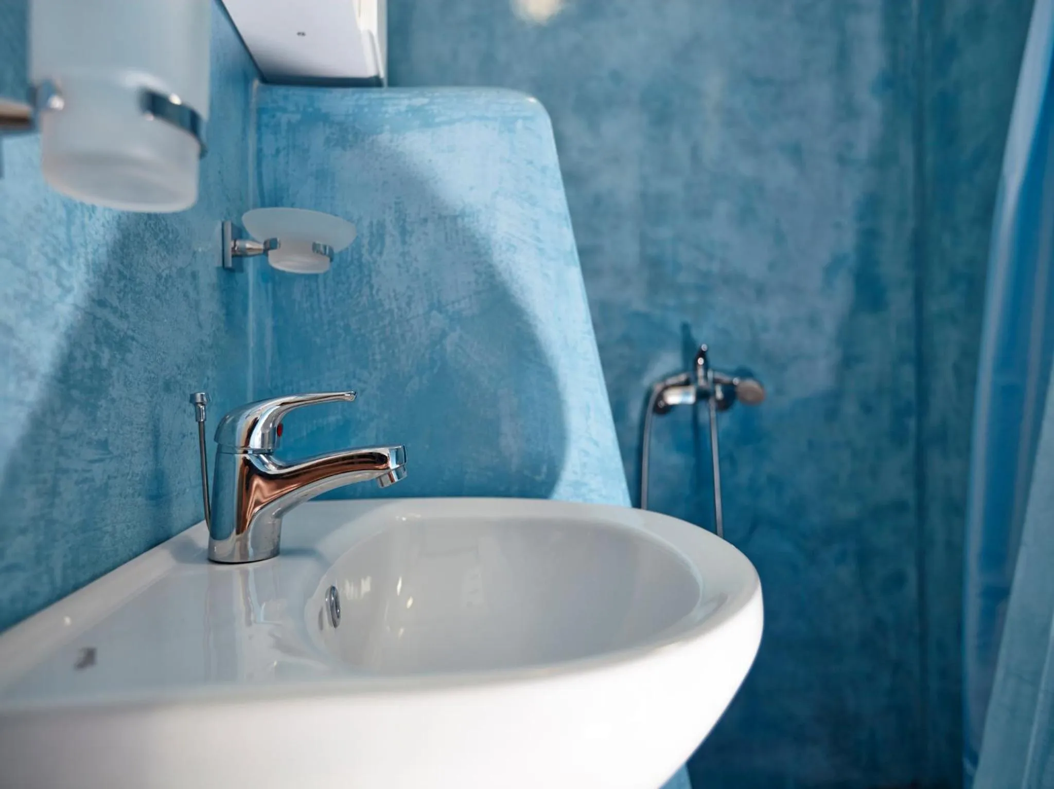 Shower in Loukas & Emma Eco Houses