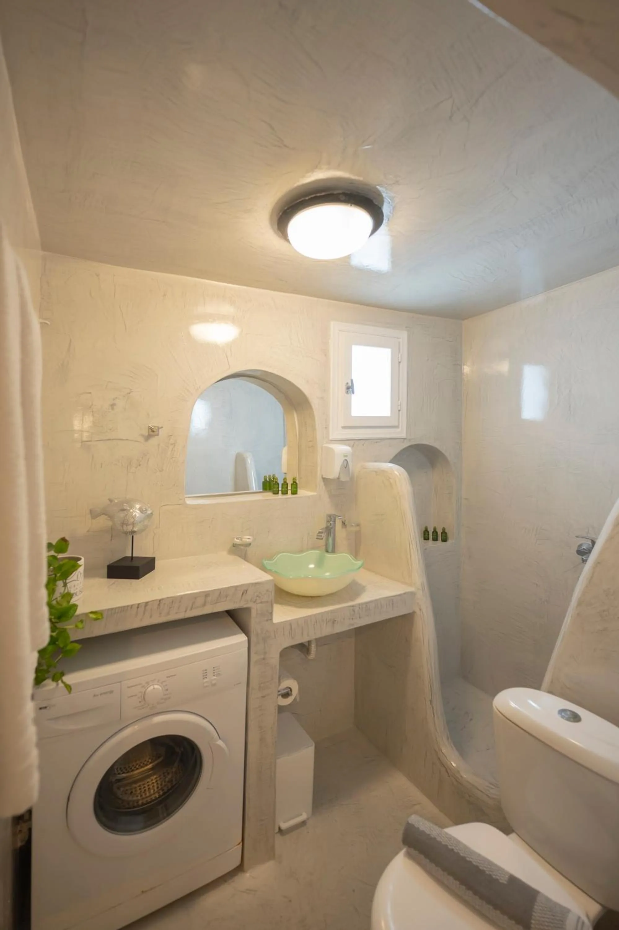 Shower in Loukas & Emma Eco Houses