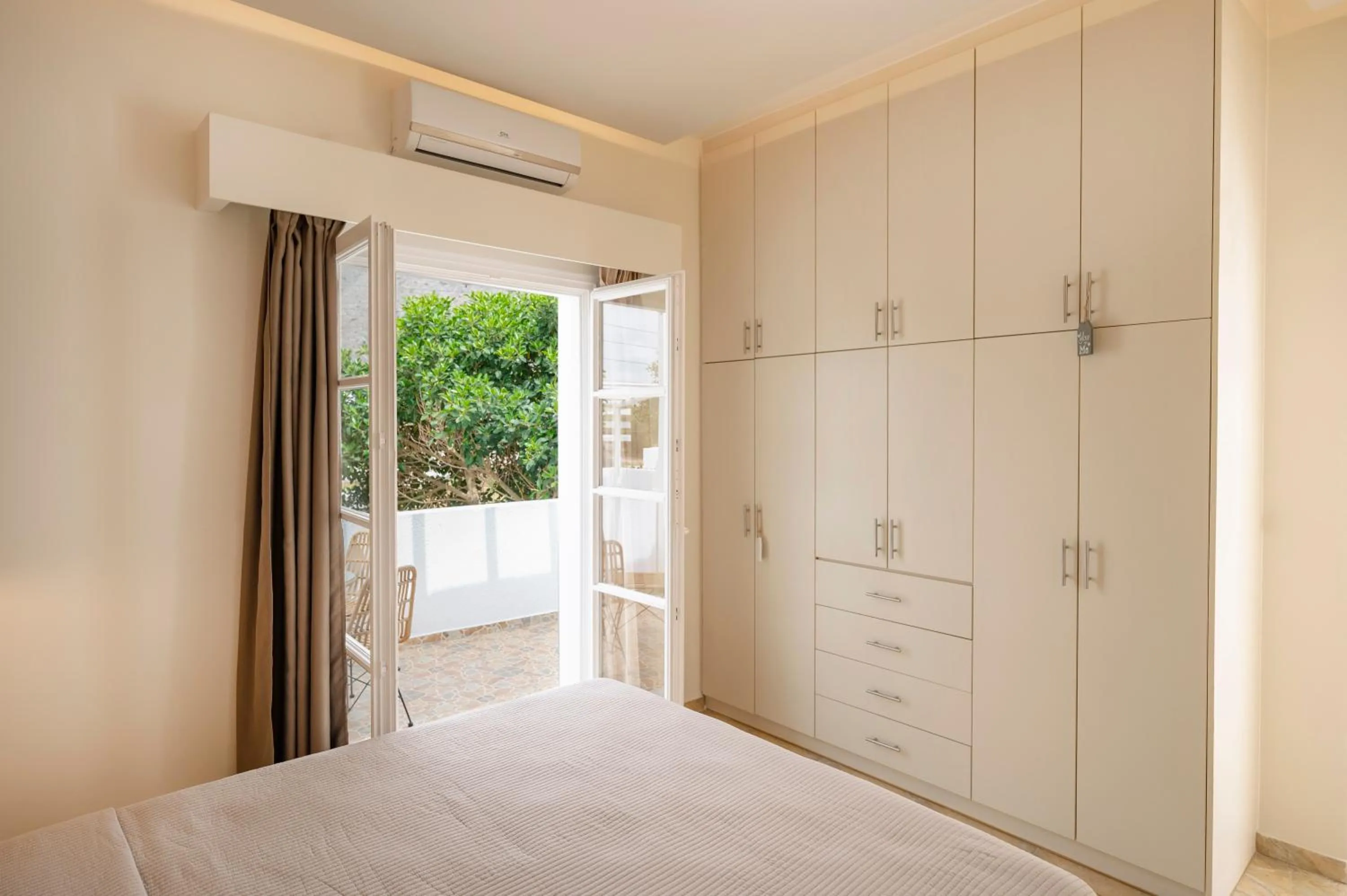 Bed in Loukas & Emma Eco Houses