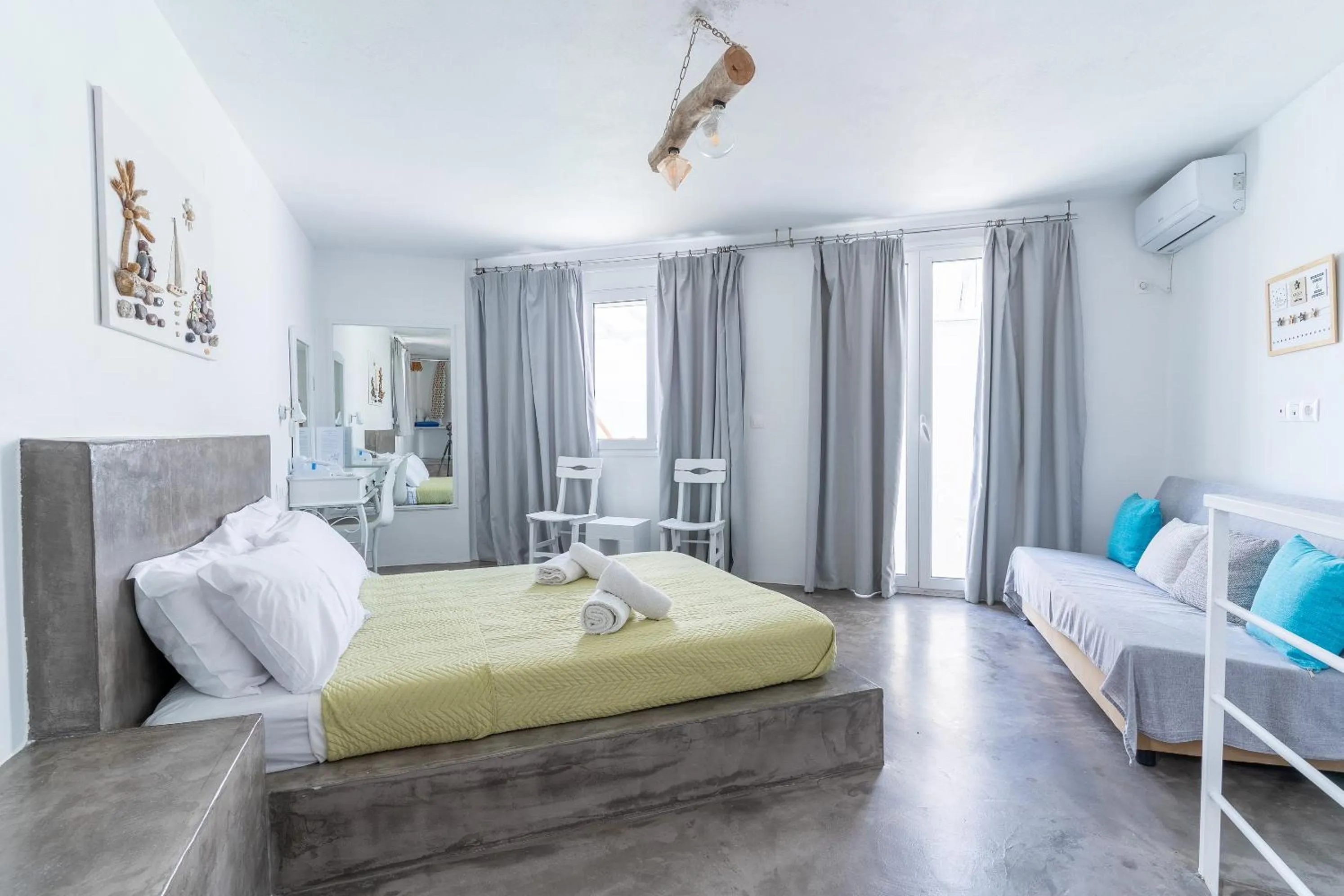 Bedroom, Bed in Loukas & Emma Eco Houses