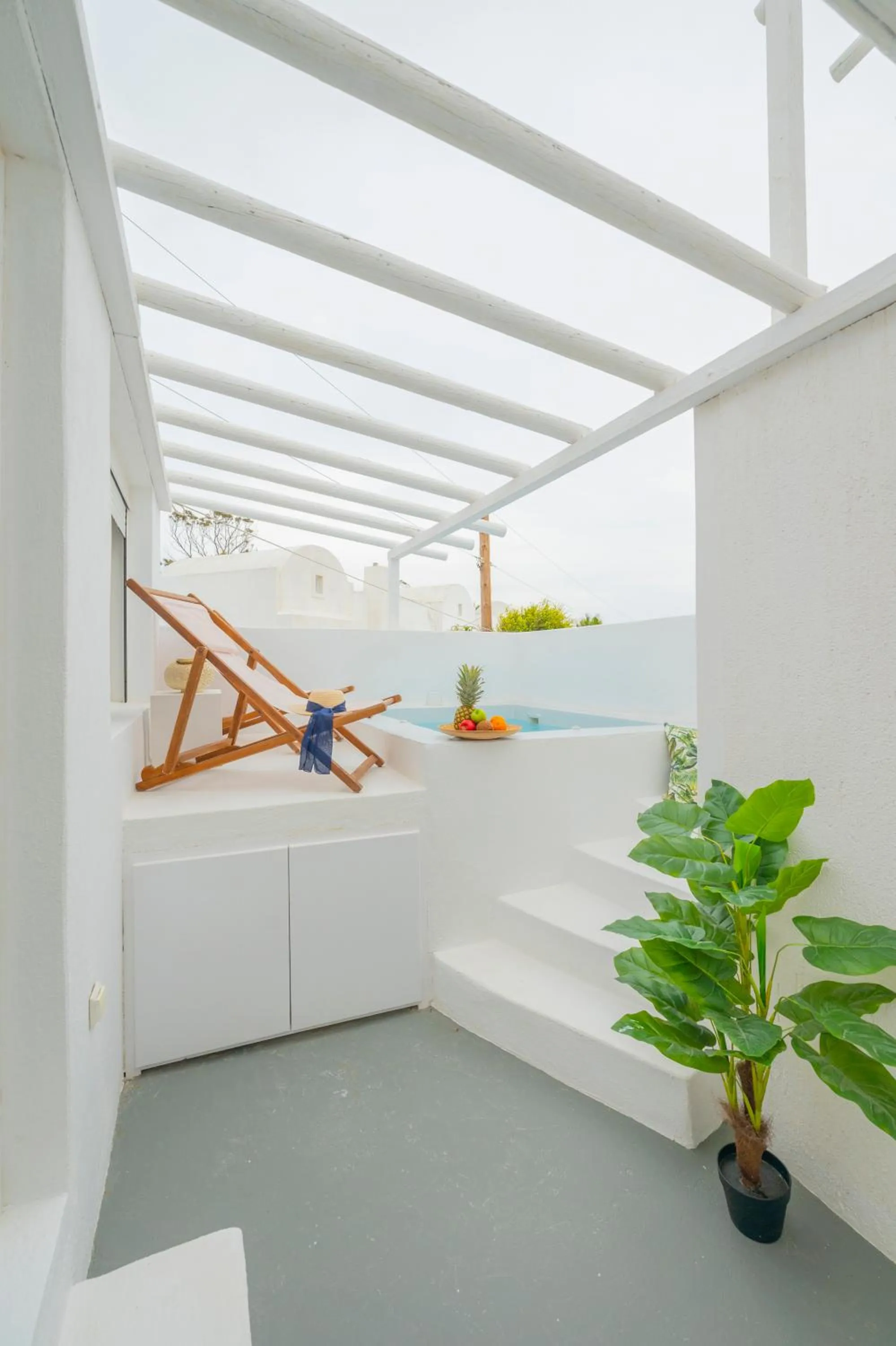 Hot Tub in Loukas & Emma Eco Houses