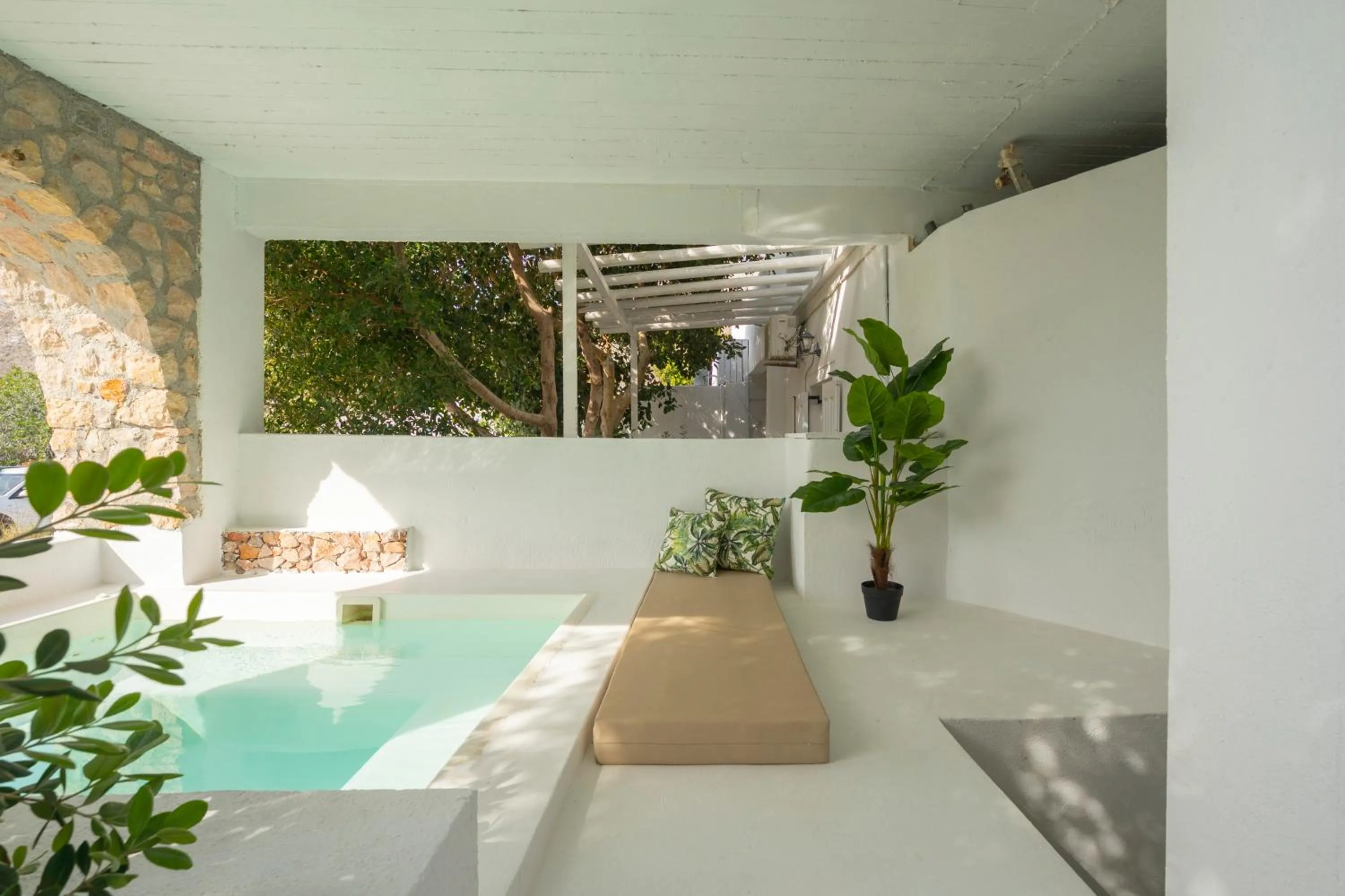 Garden in Loukas & Emma Eco Houses