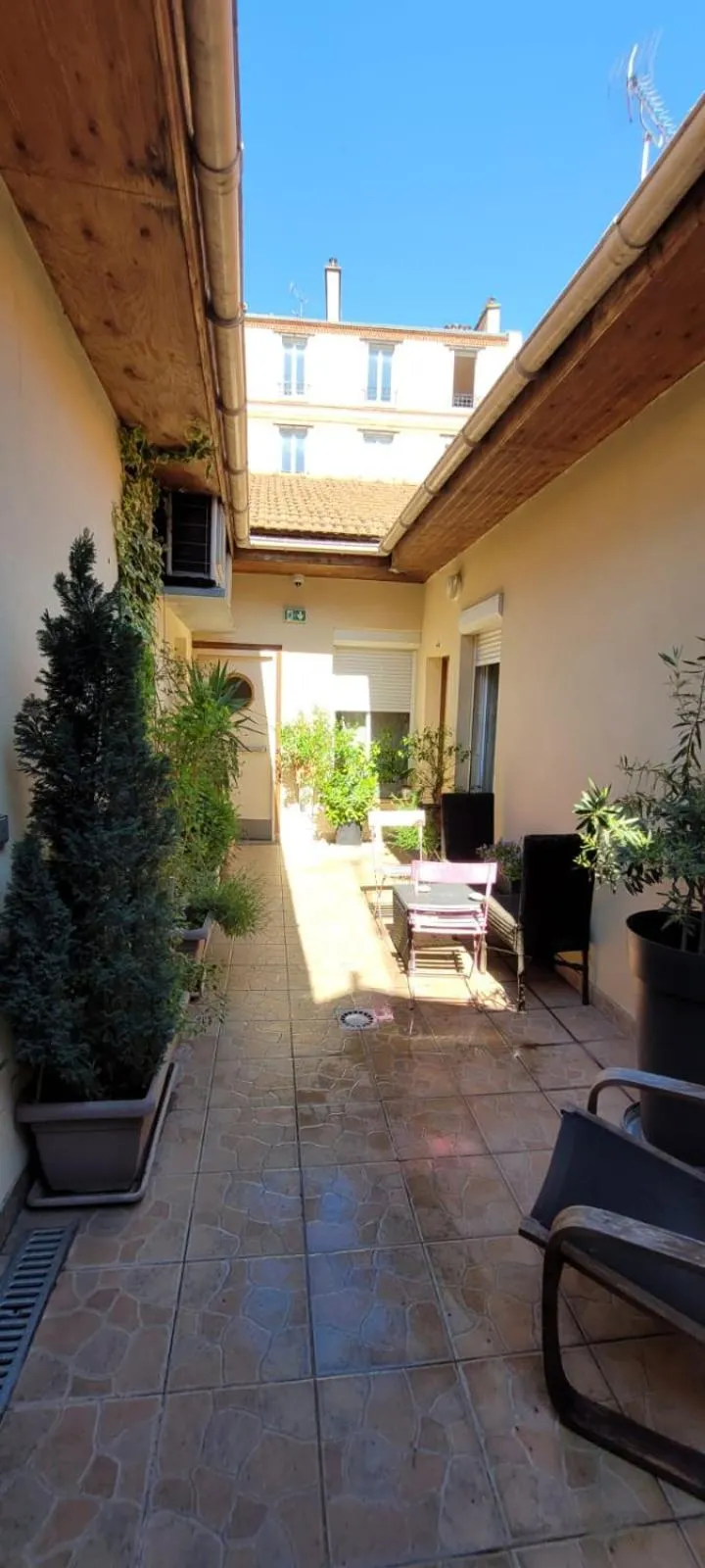 Garden in Résidence Molière Hôtel Paris Montrouge