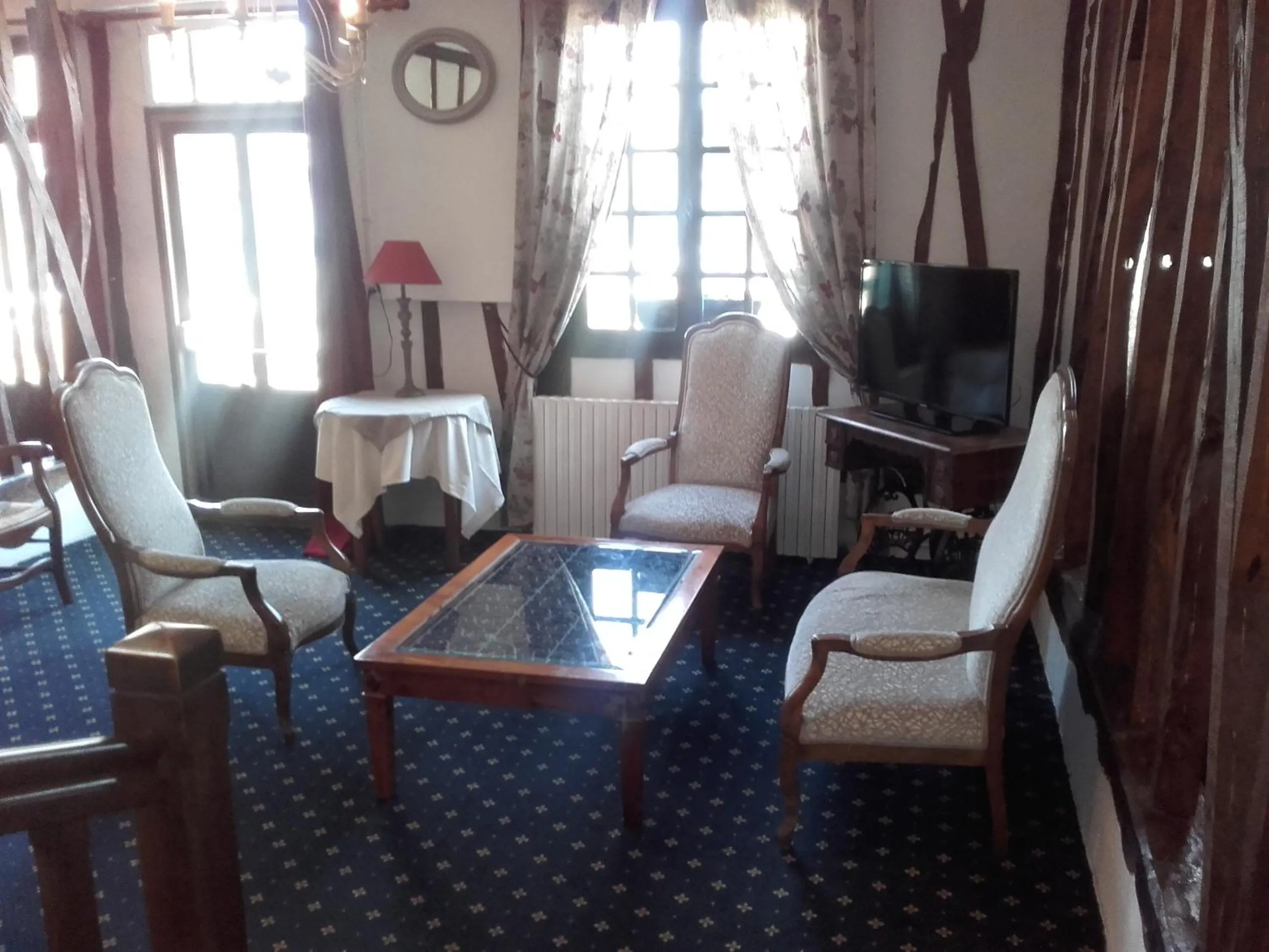 Lounge or bar in Auberge du Gros Tilleul