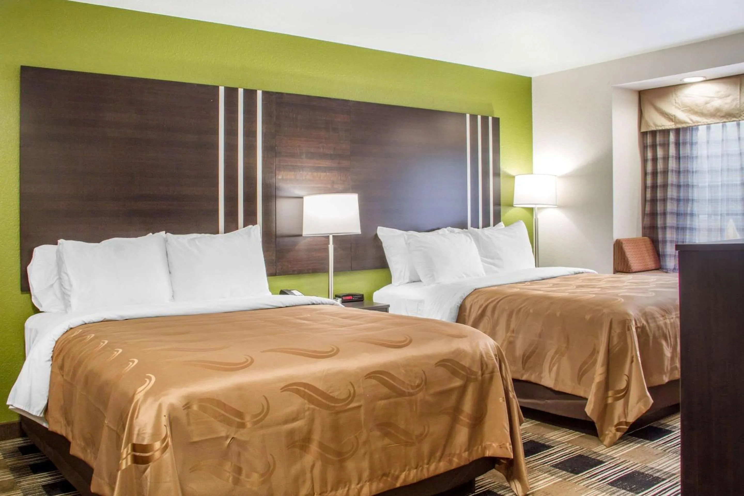 Photo of the whole room, Bed in Quality Inn & Suites Maggie Valley - Cherokee Area