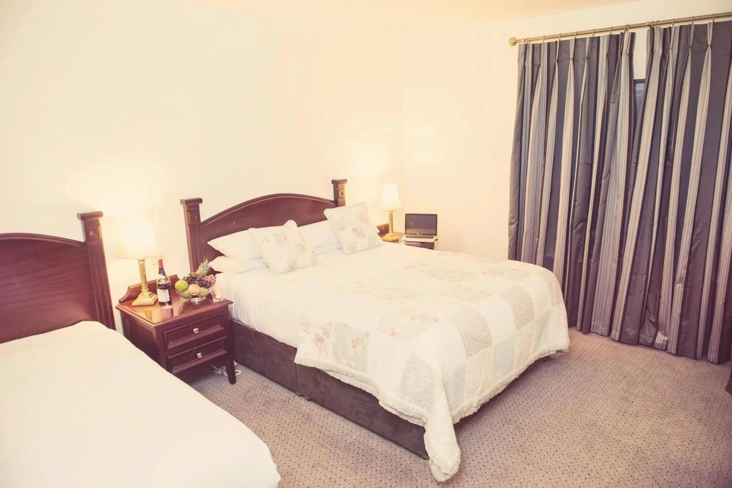 Double Room - single occupancy in Devon Inn Hotel Double Room - single occupancy in Devon Inn Hotel