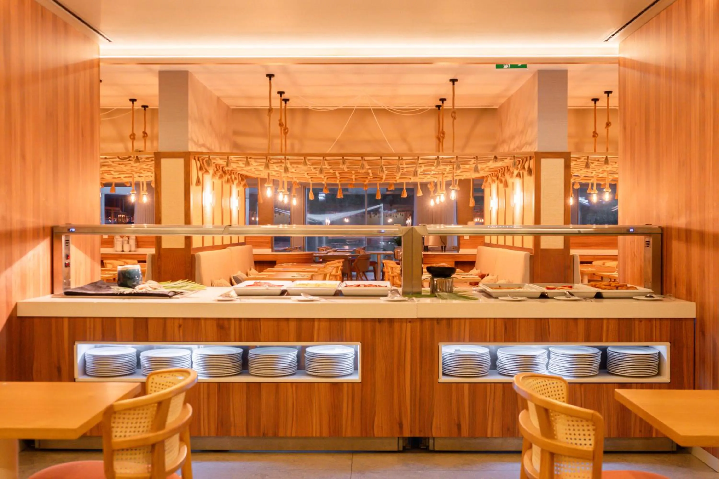 Restaurant/places to eat in Aqualuz Troia Rio by The Editory