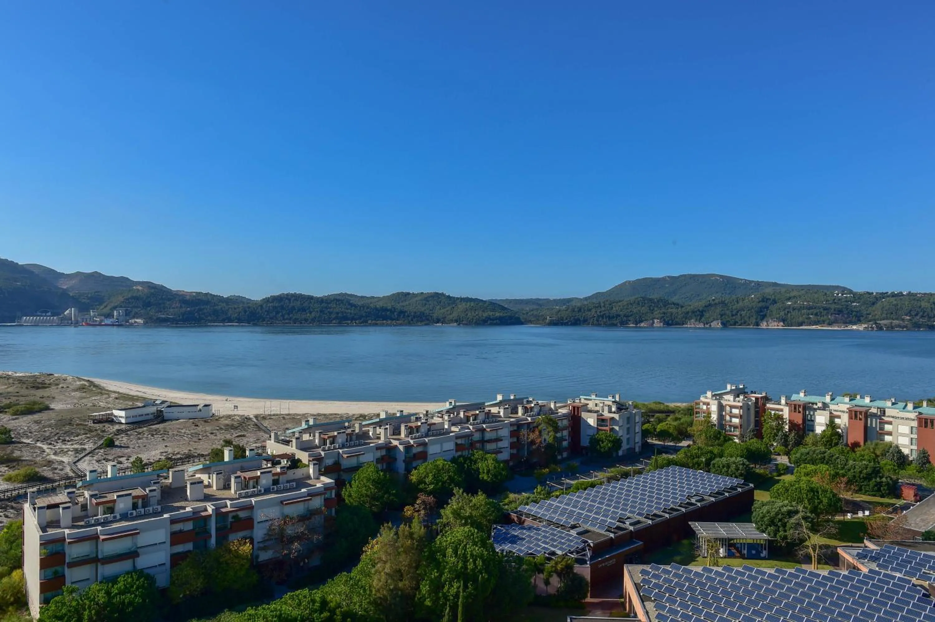 Natural landscape in Aqualuz Troia Rio by The Editory