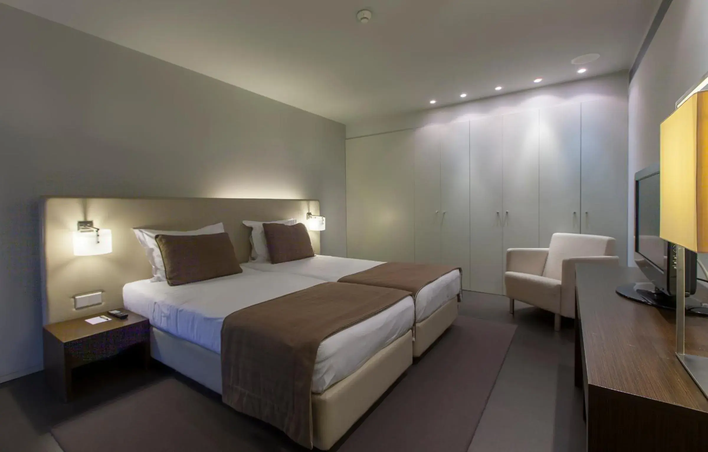 Bed in Aqualuz Troia Rio by The Editory Bed in Aqualuz Troia Rio by The Editory