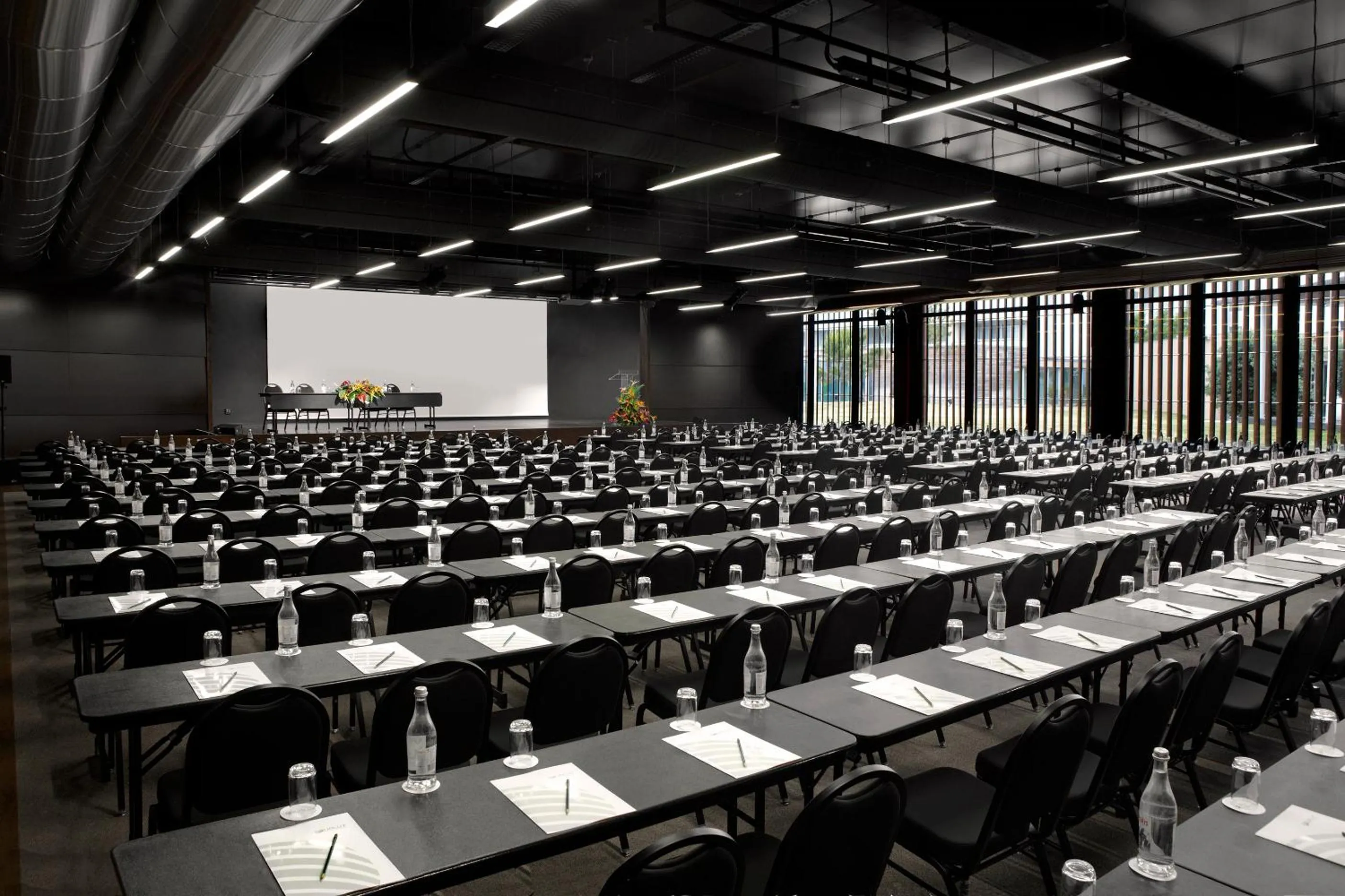 Business facilities in Aqualuz Troia Rio by The Editory