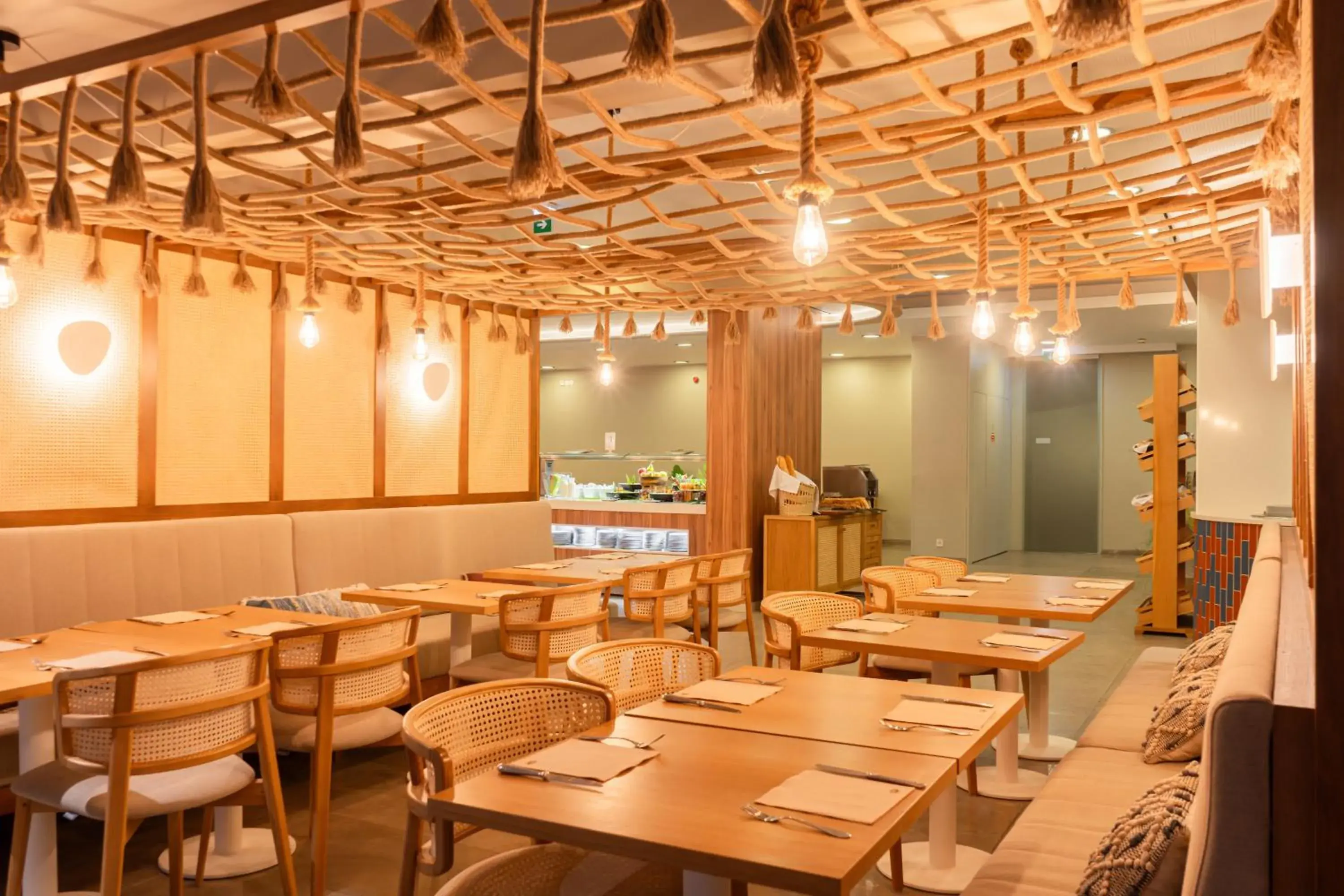 Restaurant/places to eat in Aqualuz Troia Rio by The Editory Restaurant/places to eat in Aqualuz Troia Rio by The Editory