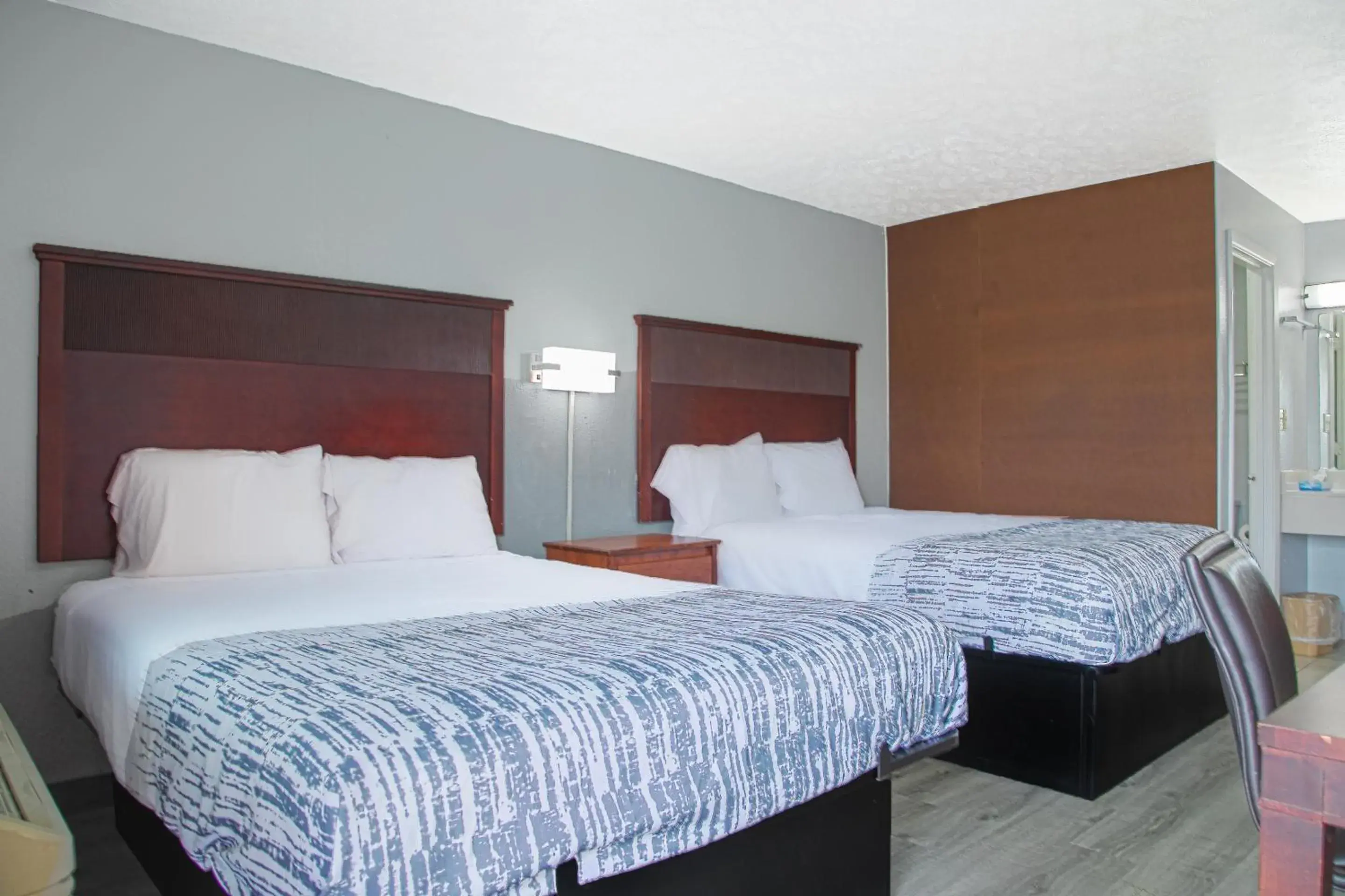 2 Queen Bed Smoking in Masters Inn Augusta Washington Rd, I-20 2 Queen Bed Smoking in Masters Inn Augusta Washington Rd, I-20