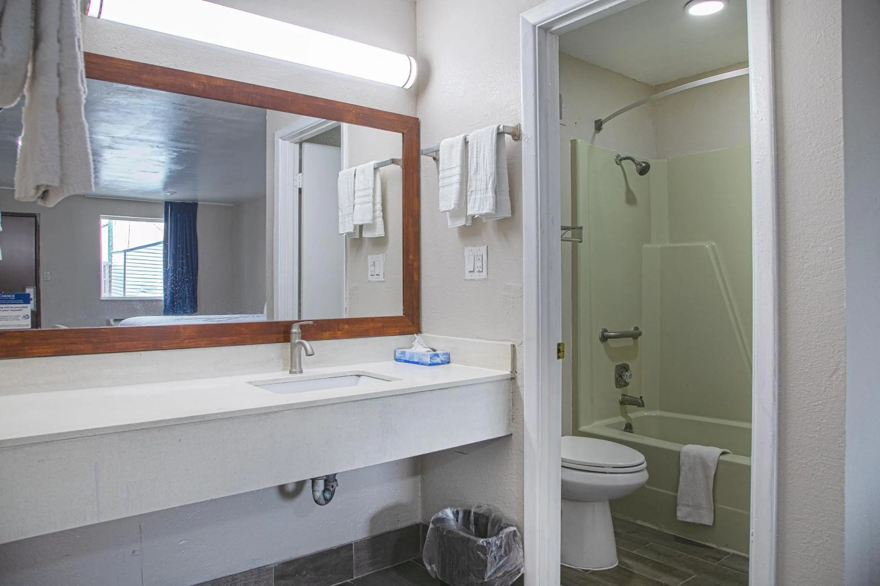 Bathroom in Masters Inn Augusta Washington Rd, I-20