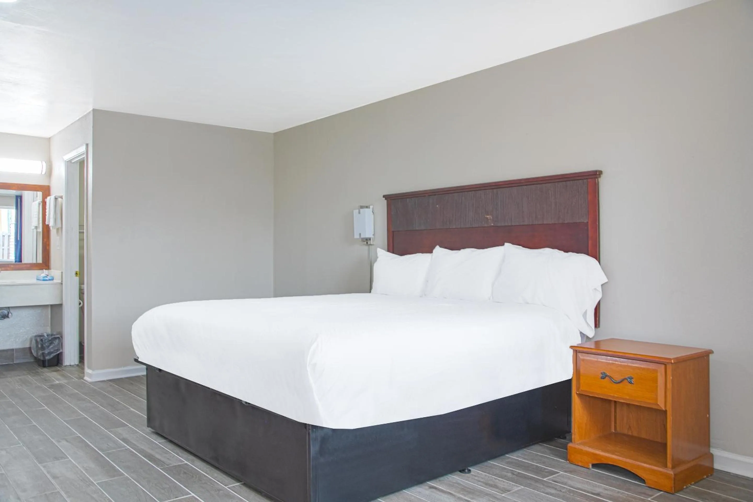 Bedroom, Bed in Masters Inn Augusta Washington Rd, I-20