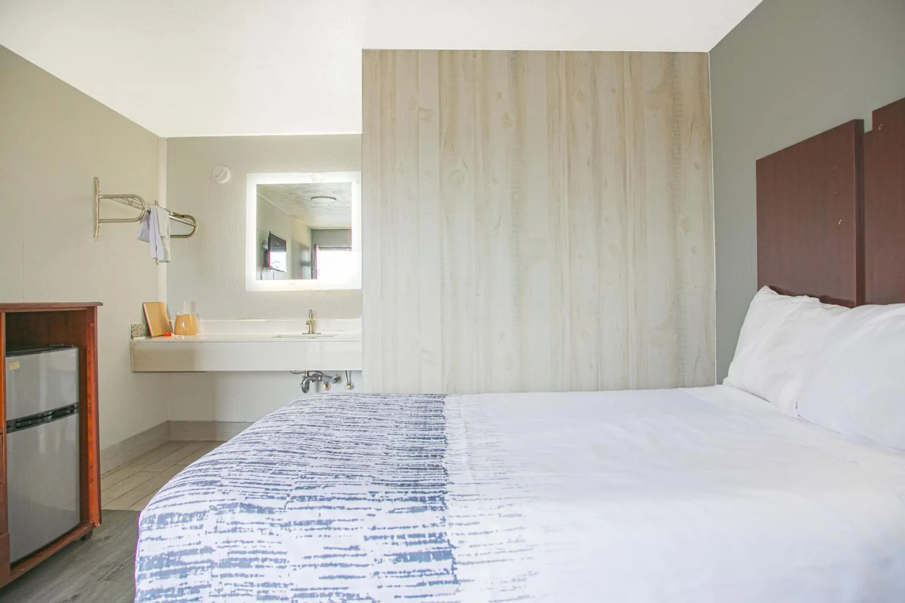 Bedroom, Bed in Masters Inn Augusta Washington Rd, I-20 Bedroom, Bed in Masters Inn Augusta Washington Rd, I-20