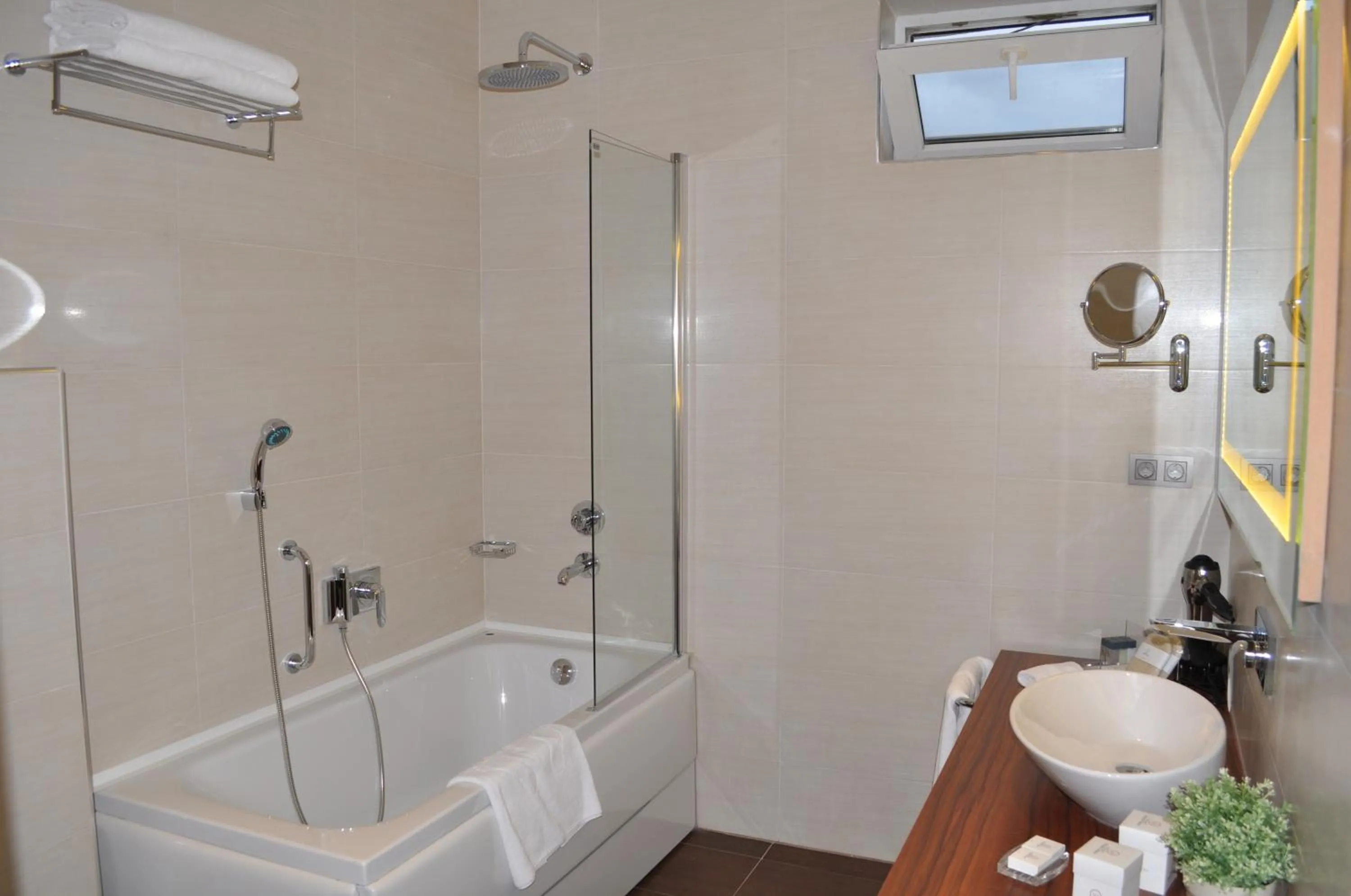 Shower in Batumi World Palace