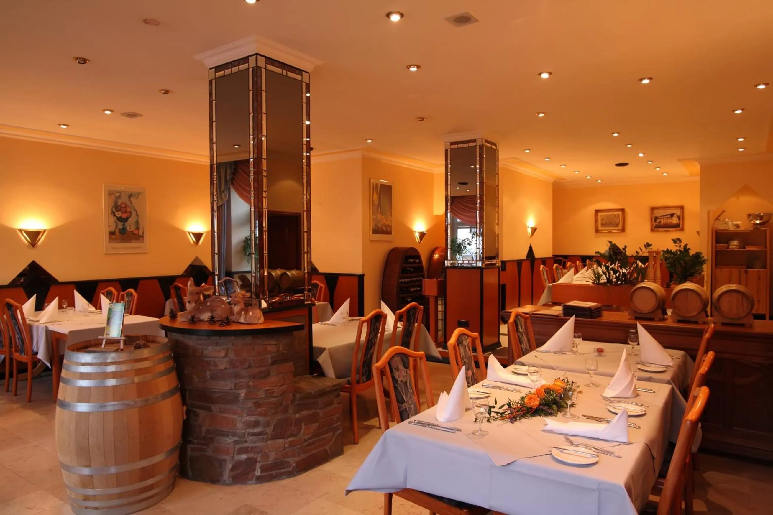 Restaurant/places to eat in Hotel Restaurant zum Schlossberg