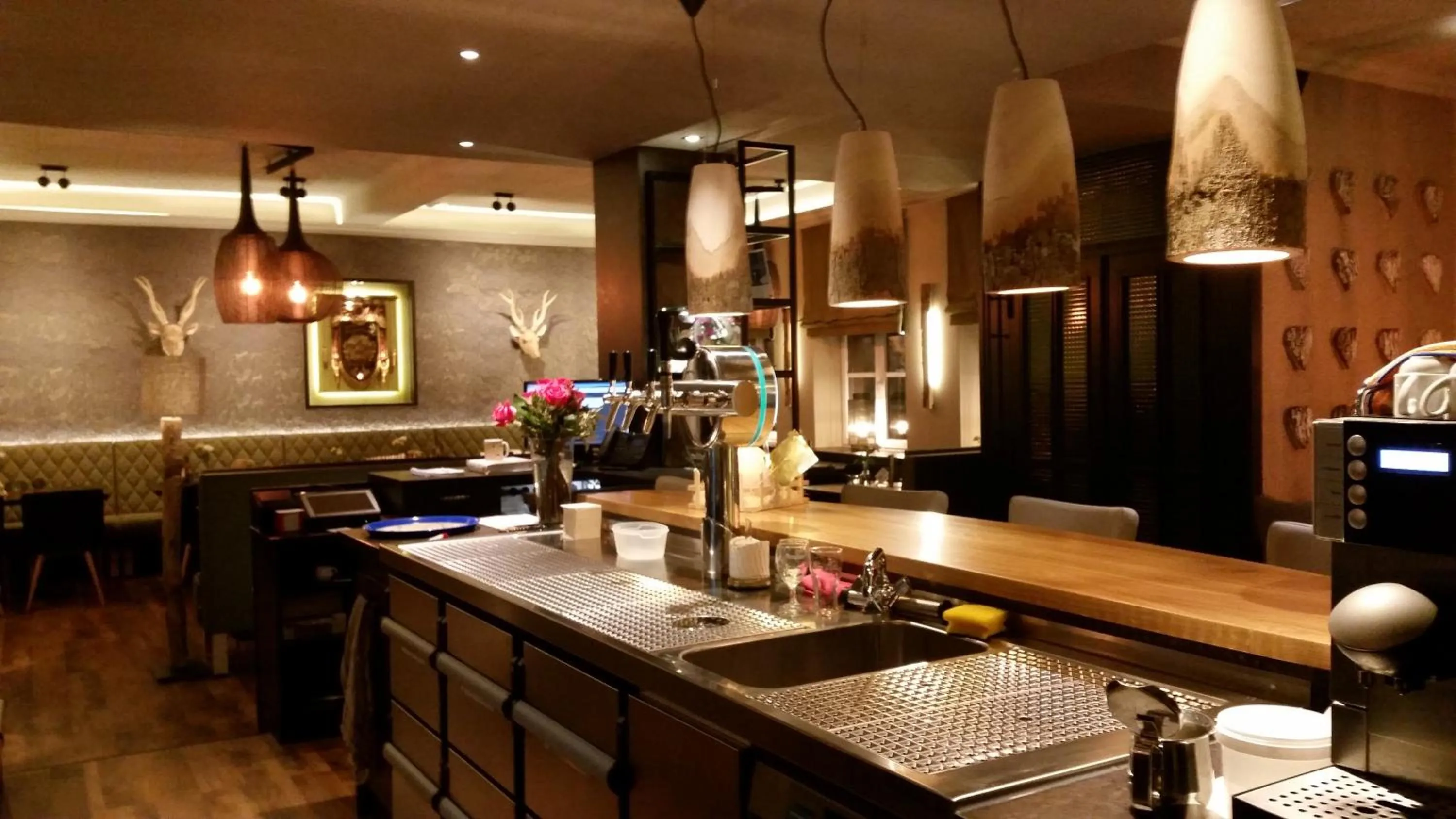 Restaurant/places to eat in Hotel Restaurant zum Schlossberg