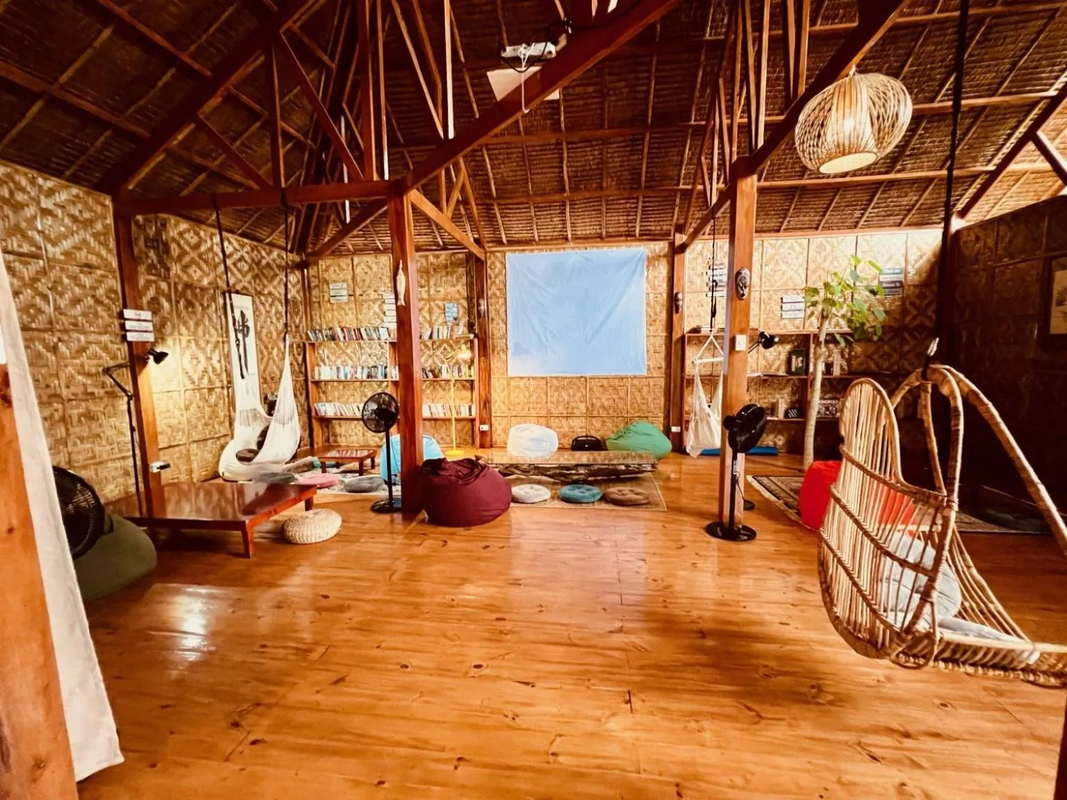 Living room in Nautilus Hostel & Hammocks