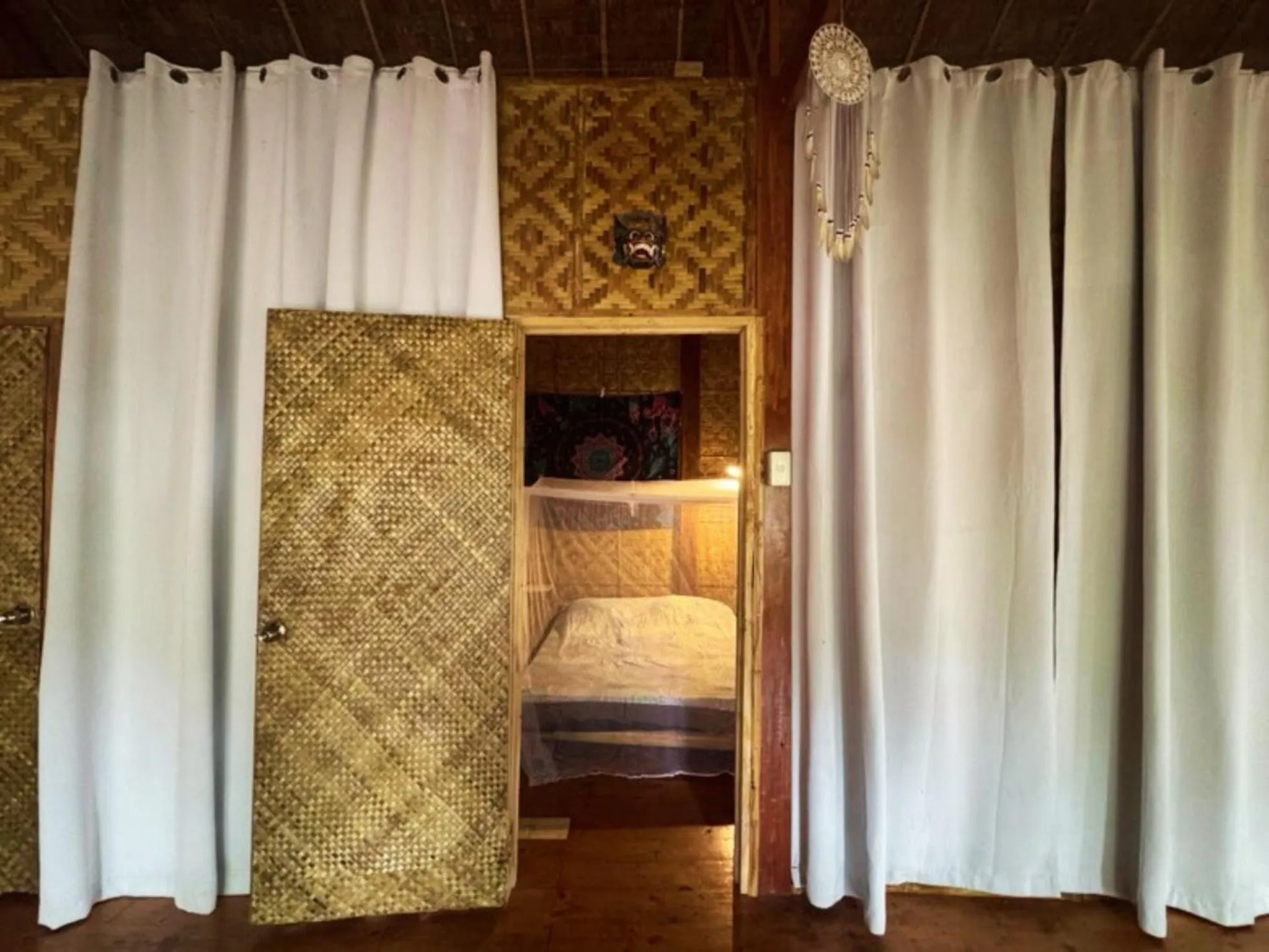 Bed in Nautilus Hostel & Hammocks