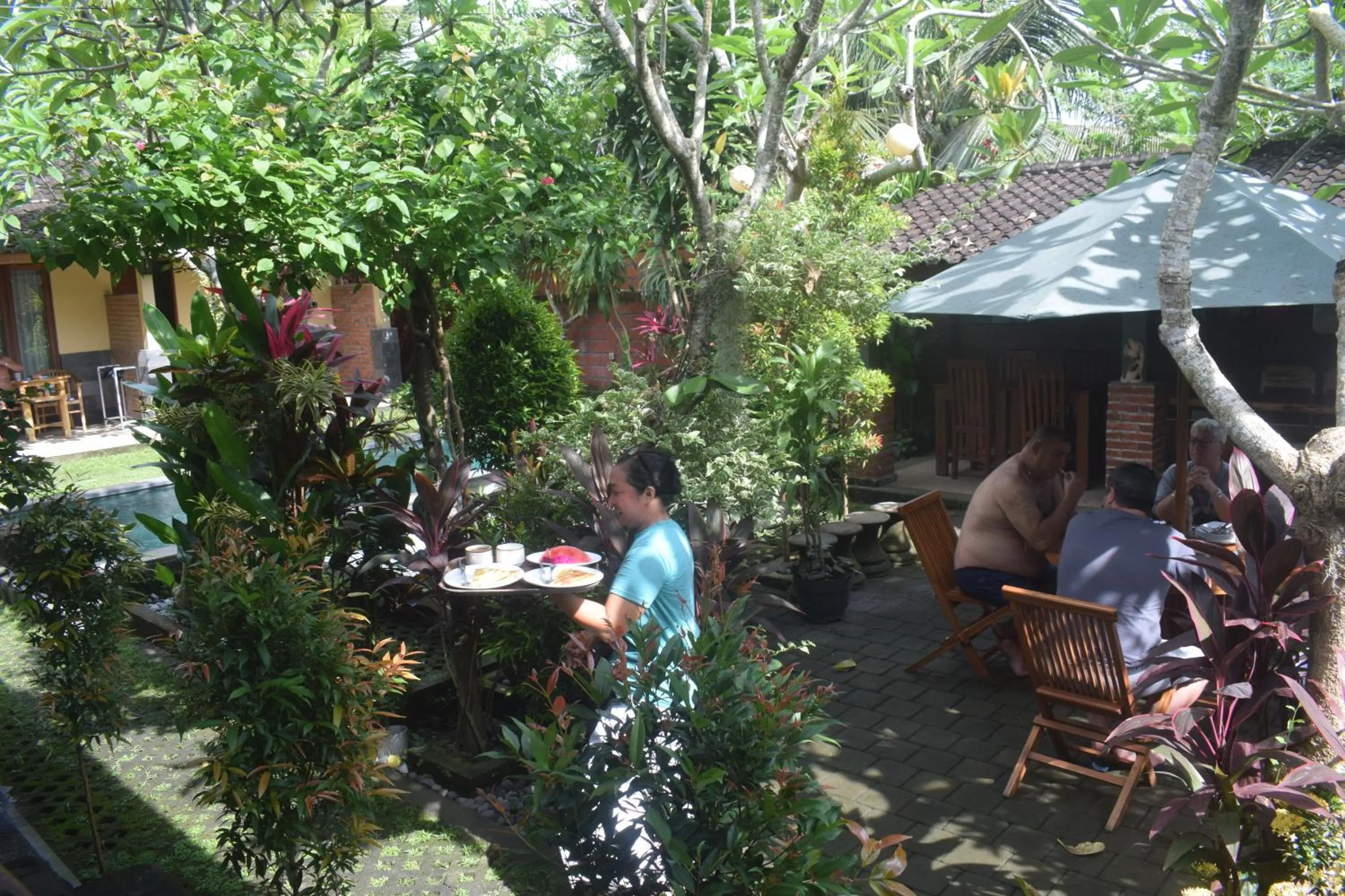 Restaurant/places to eat in Werkudara Guest House