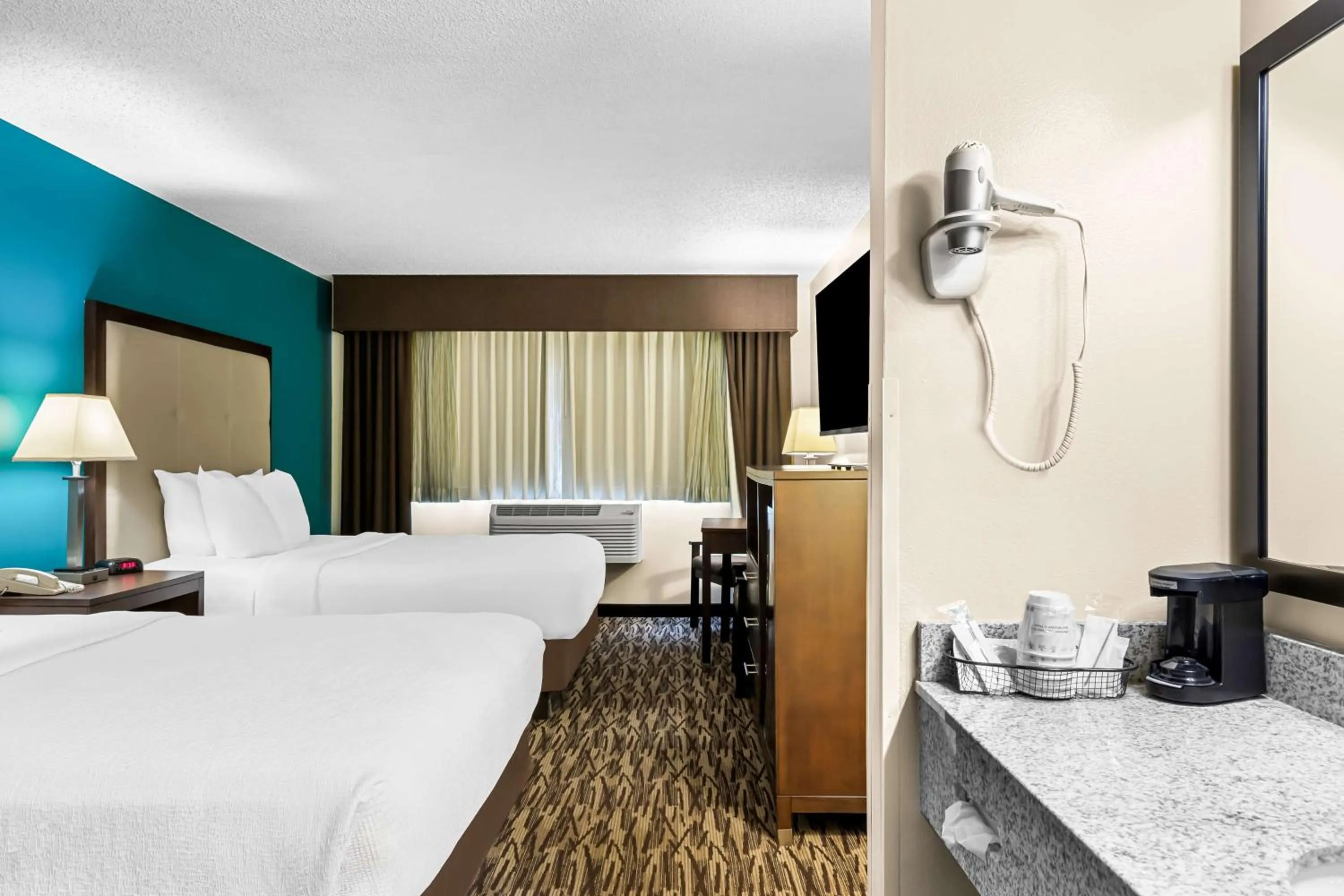 Bedroom, Bed in Best Western Baraboo Inn