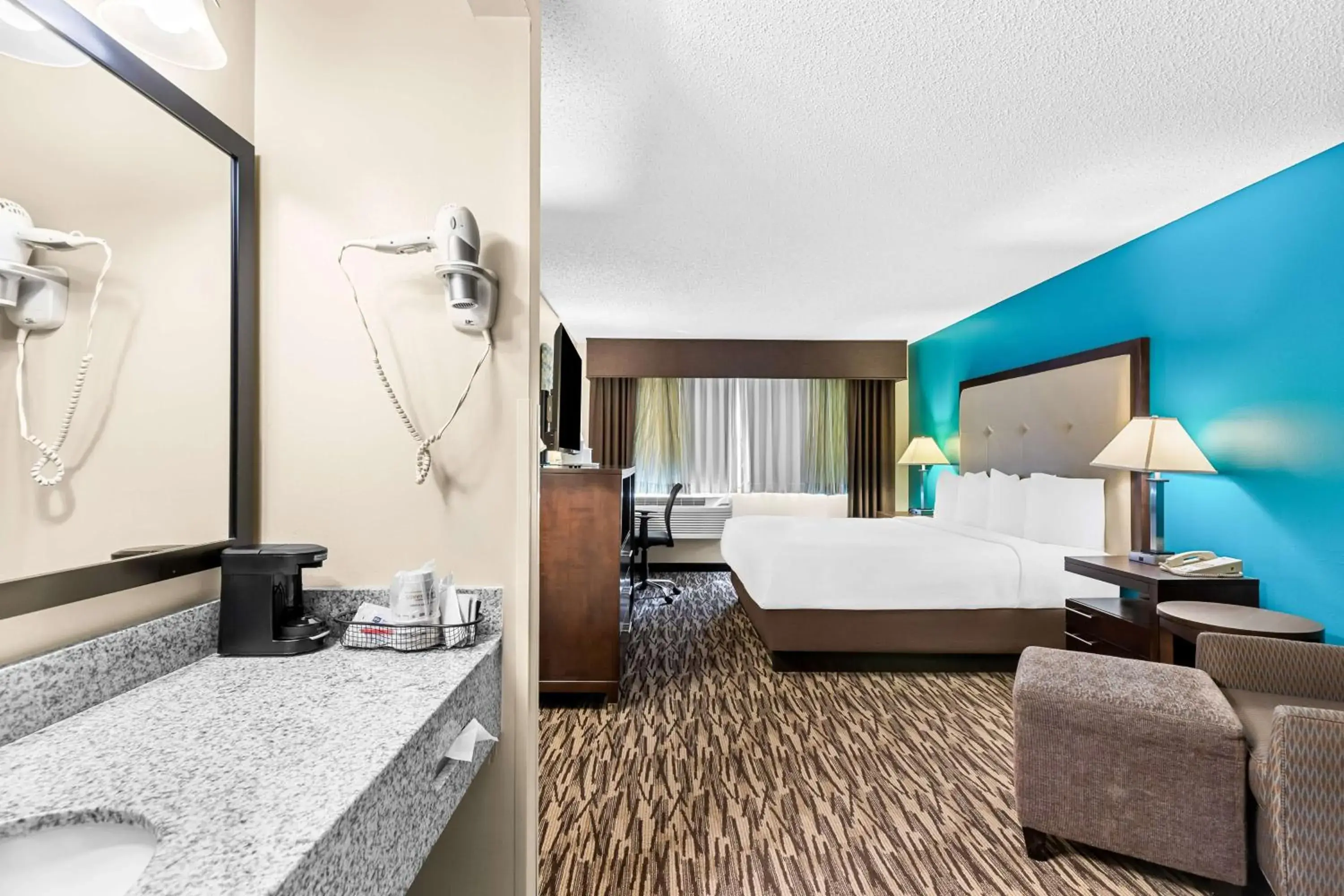 Bedroom, Bed in Best Western Baraboo Inn Bedroom, Bed in Best Western Baraboo Inn