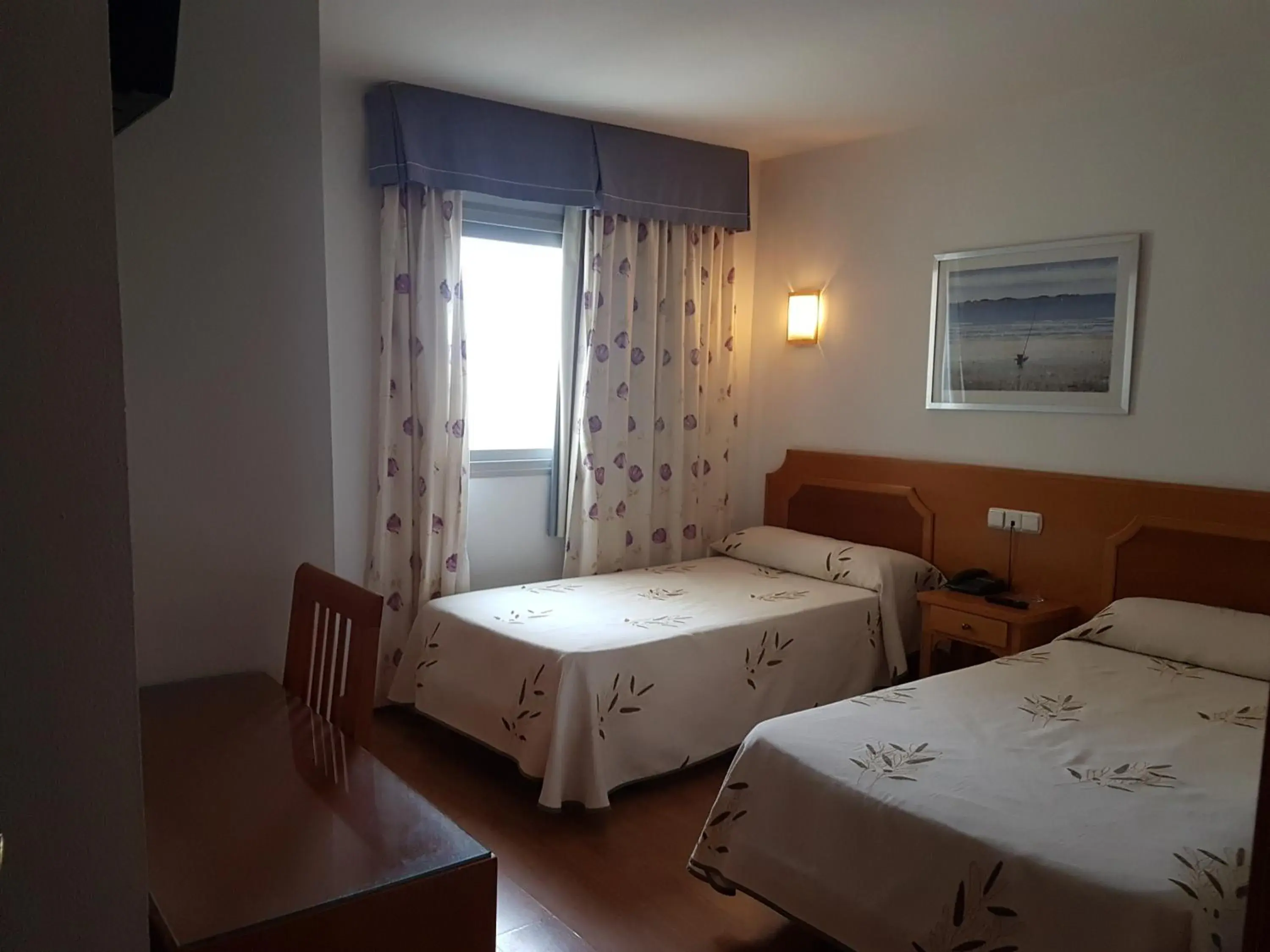 Double or Twin Room - single occupancy in Hostal Mediterraneo Double or Twin Room - single occupancy in Hostal Mediterraneo