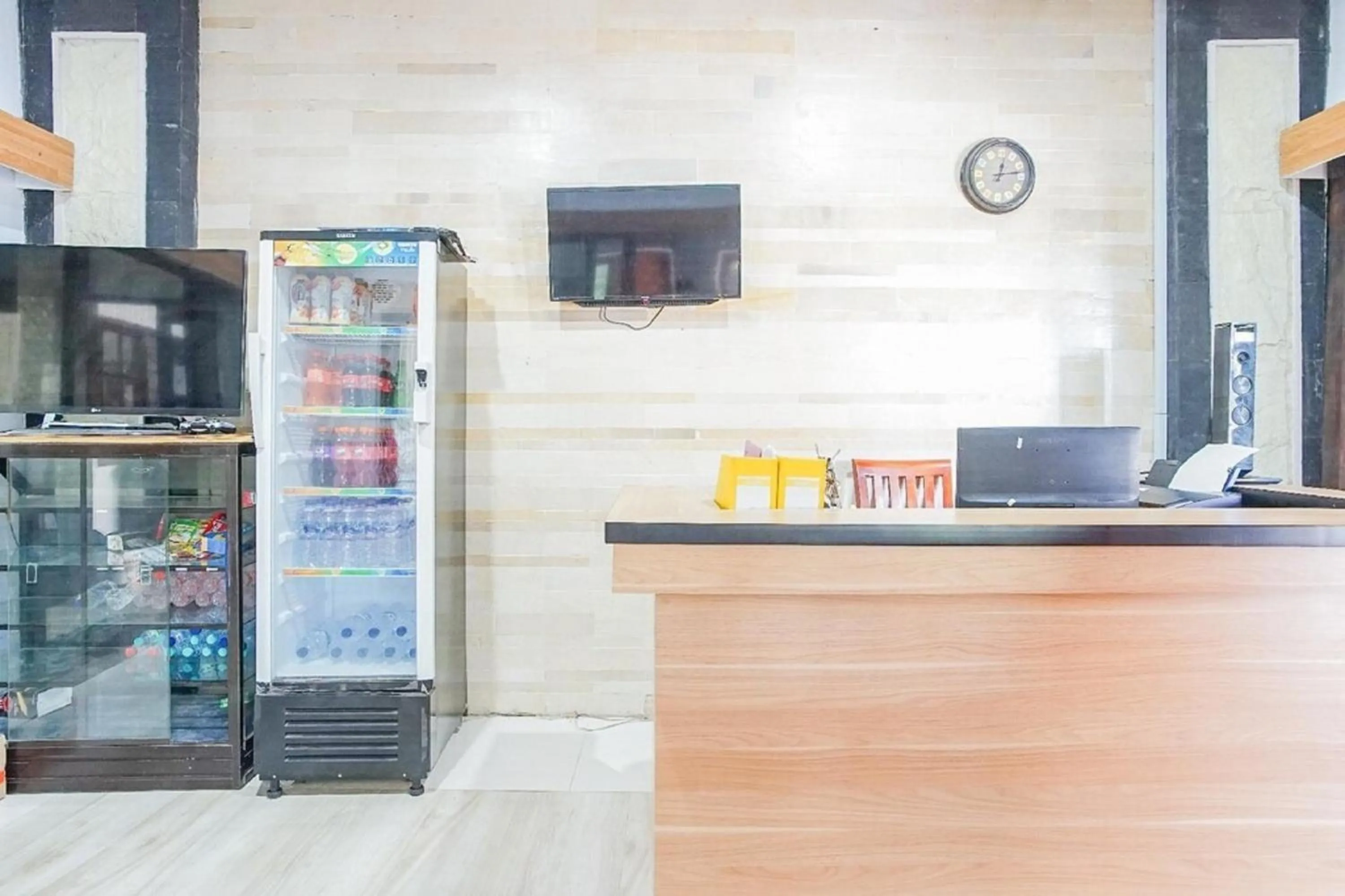 Lobby or reception in RedDoorz near Muaya Beach Jimbaran