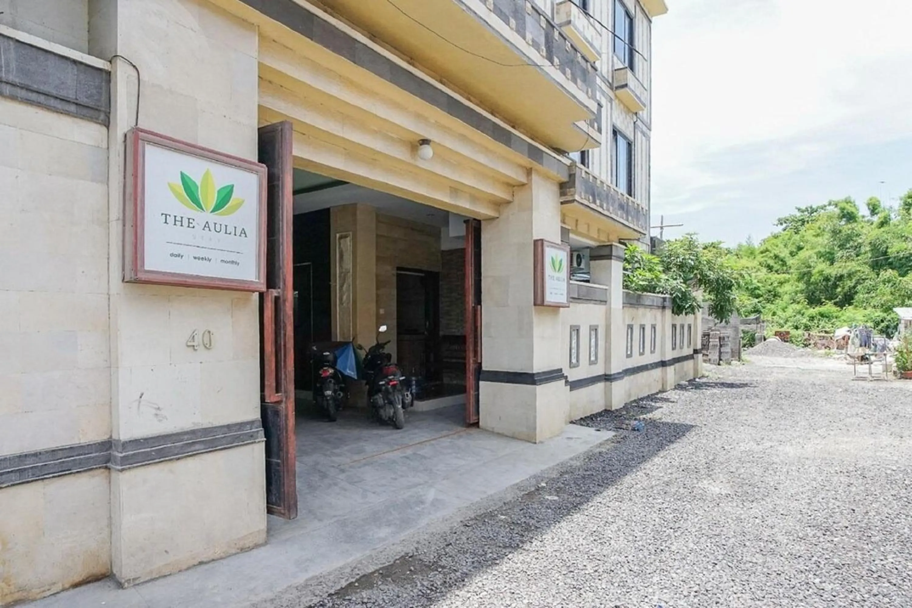 Property building in RedDoorz near Muaya Beach Jimbaran