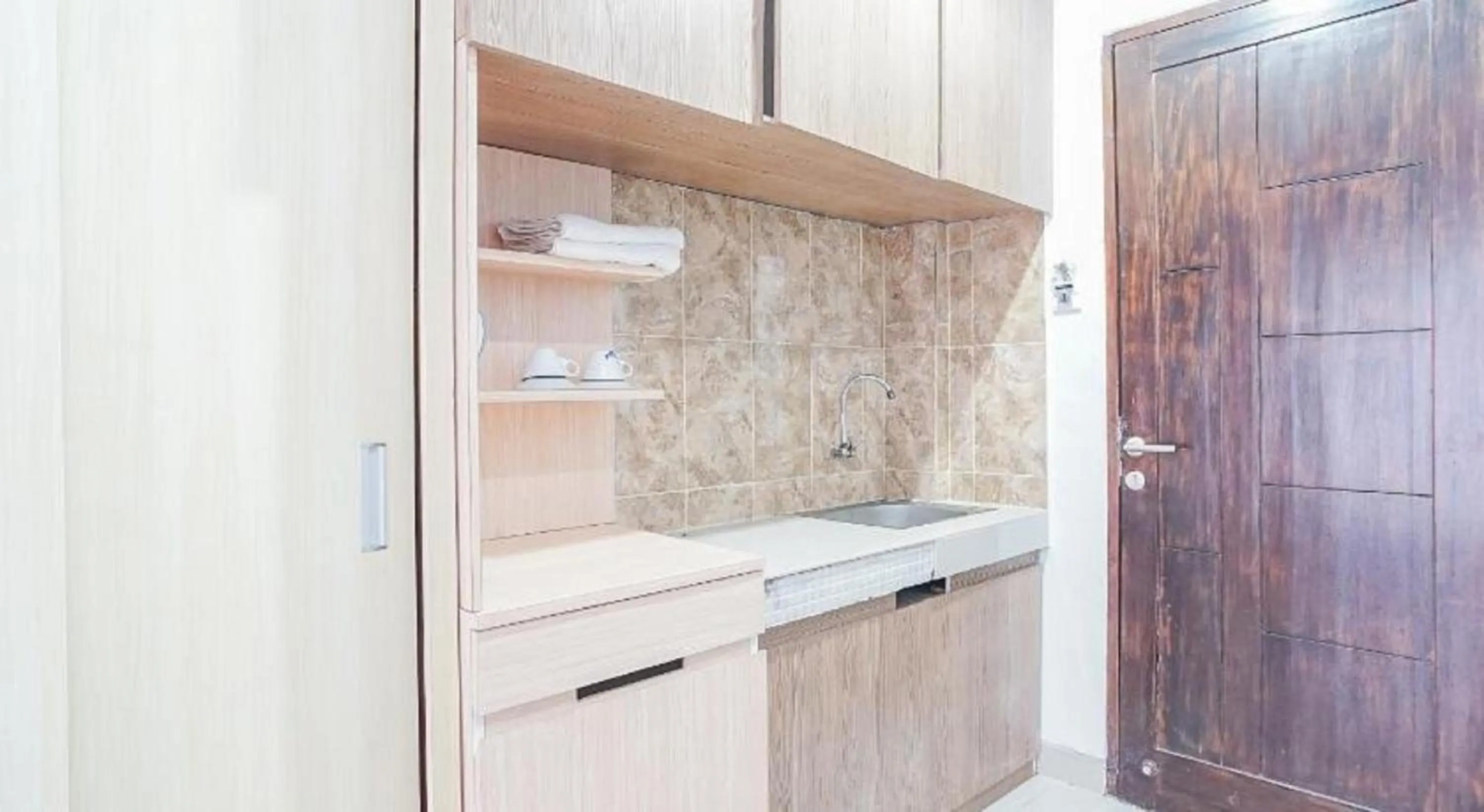 Area and facilities in RedDoorz near Muaya Beach Jimbaran