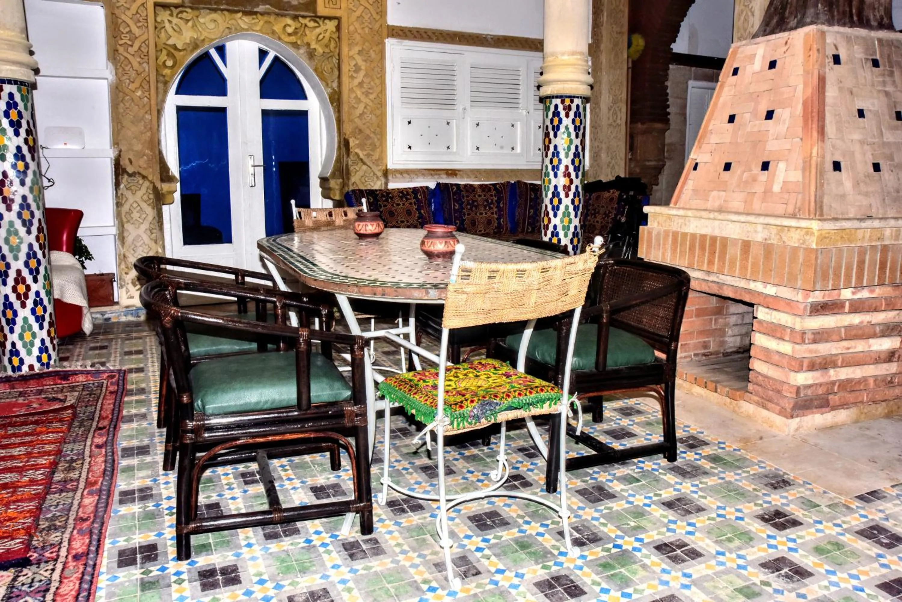 Restaurant/places to eat in Riad Razoli Sidi Daoui