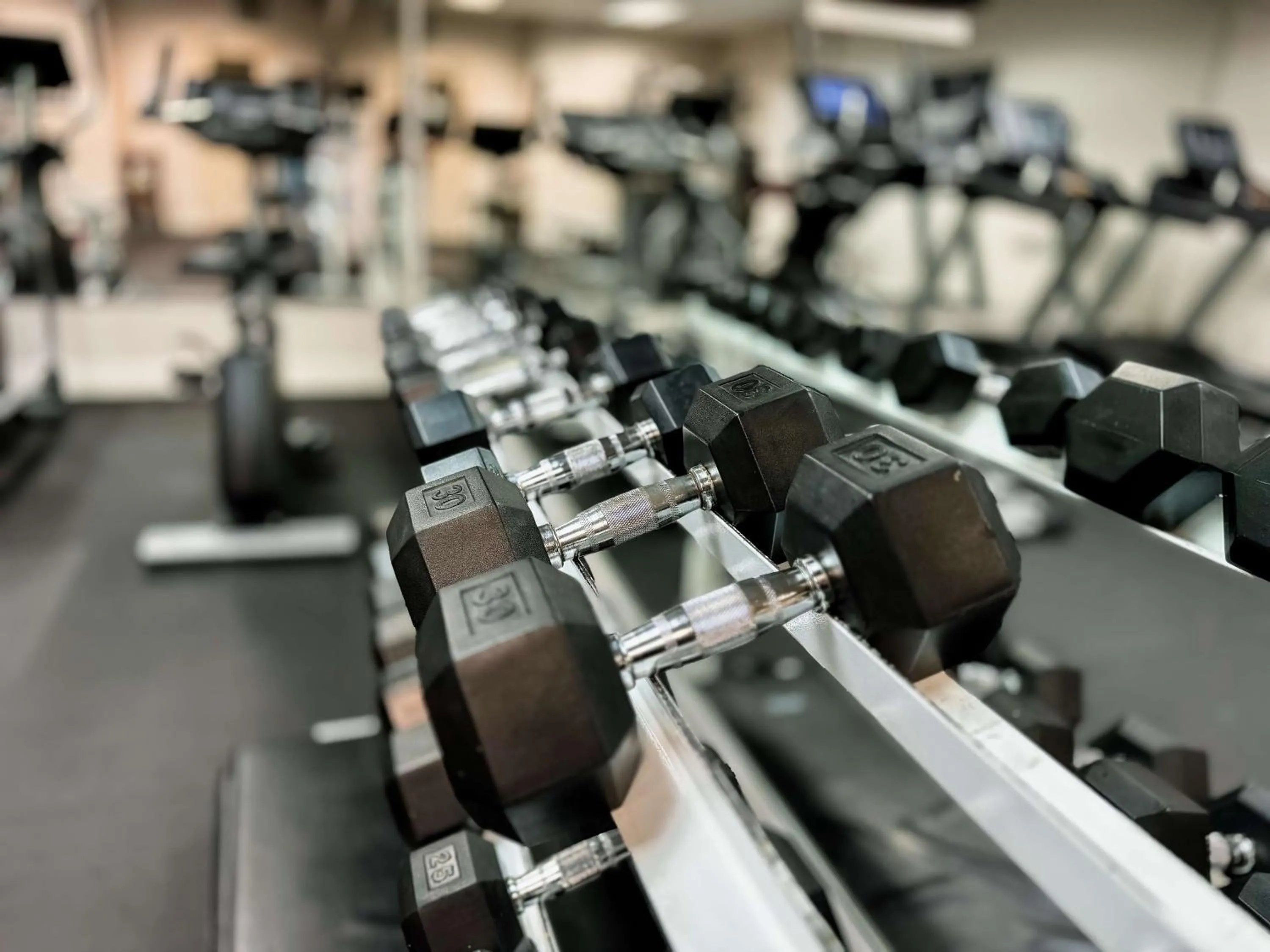 Fitness centre/facilities in Coast Abbotsford Hotel & Suites