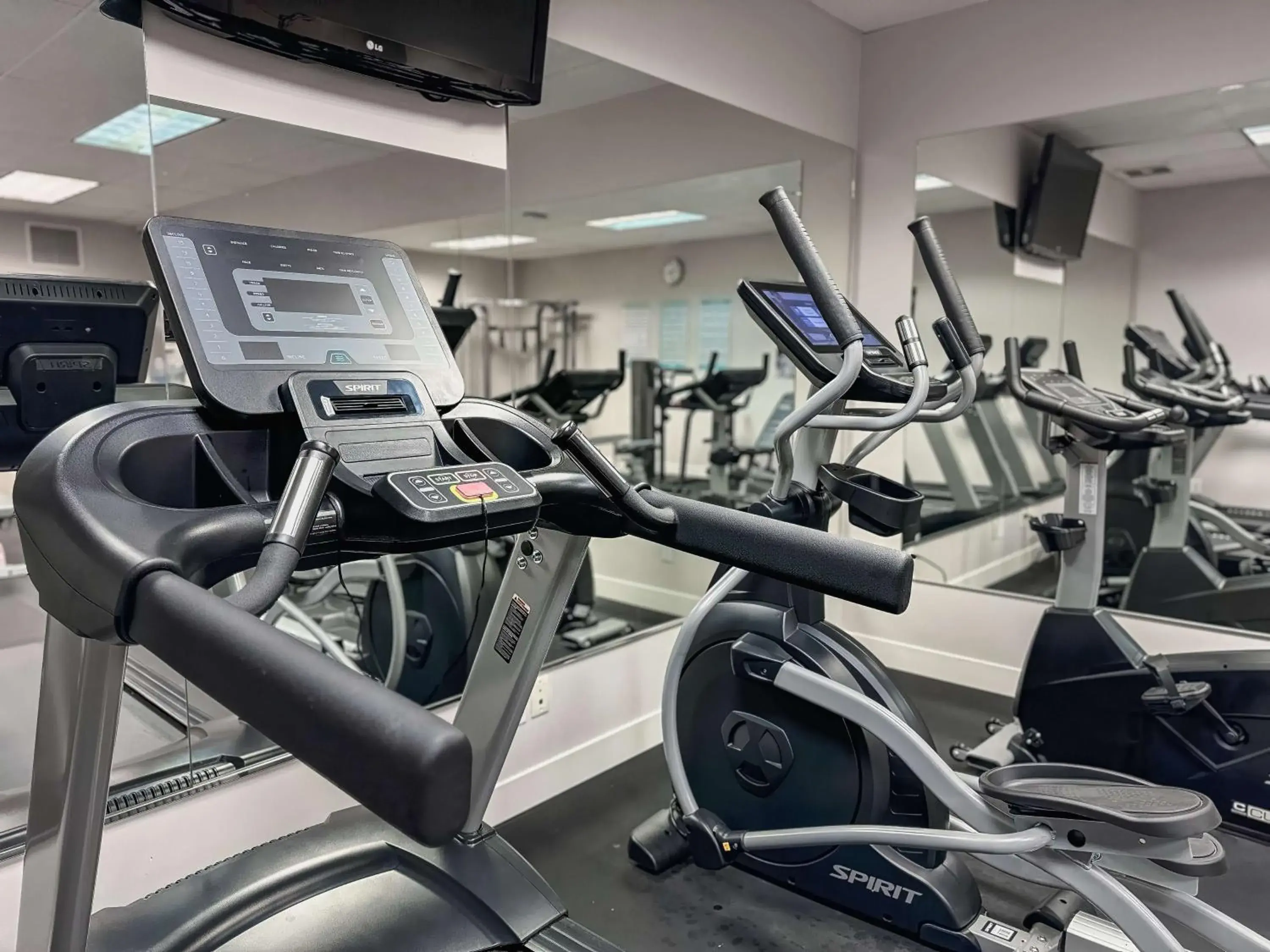 Fitness centre/facilities in Coast Abbotsford Hotel & Suites Fitness centre/facilities in Coast Abbotsford Hotel & Suites