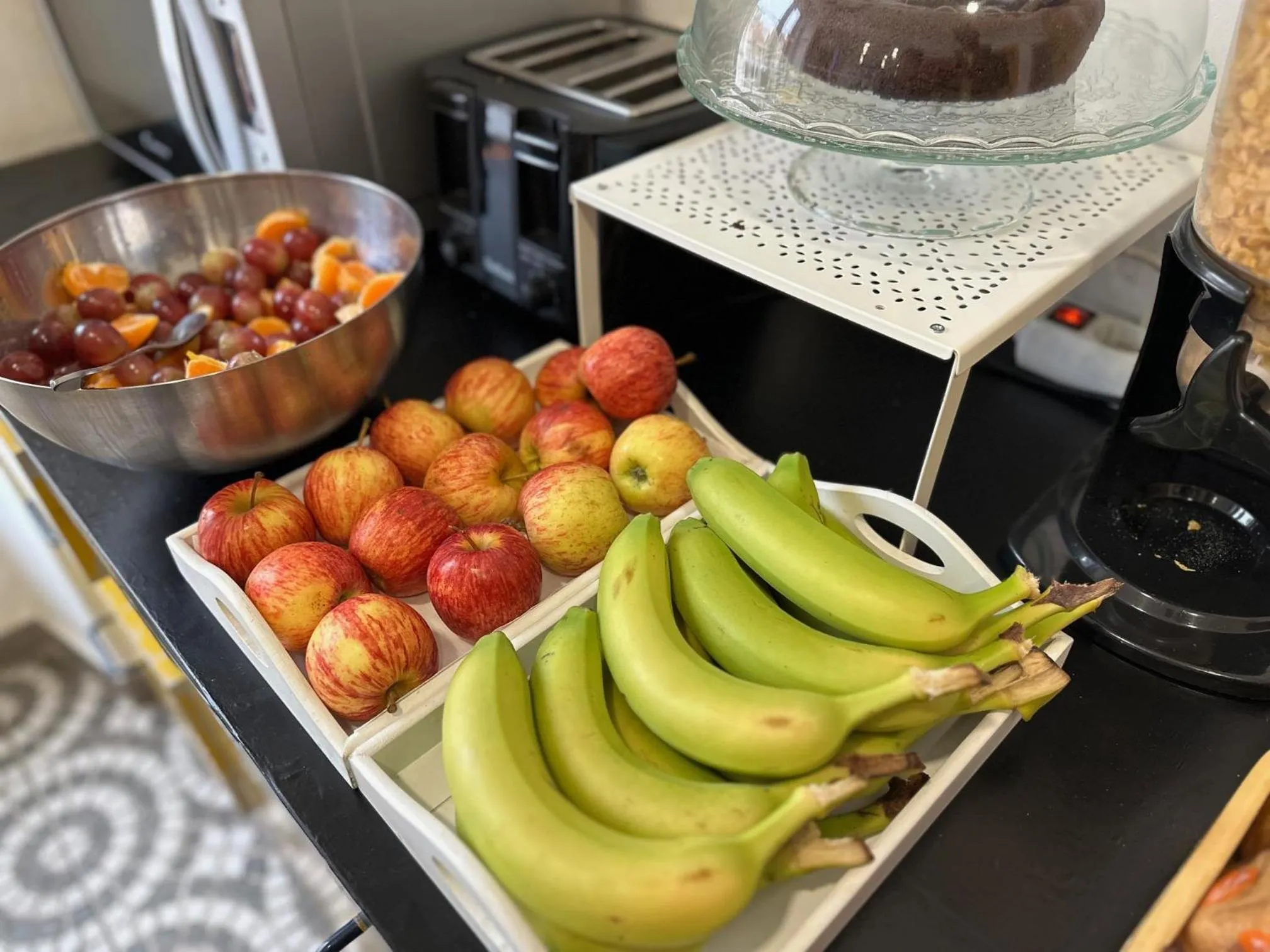 Buffet breakfast in Vistas de Lisboa Hostel