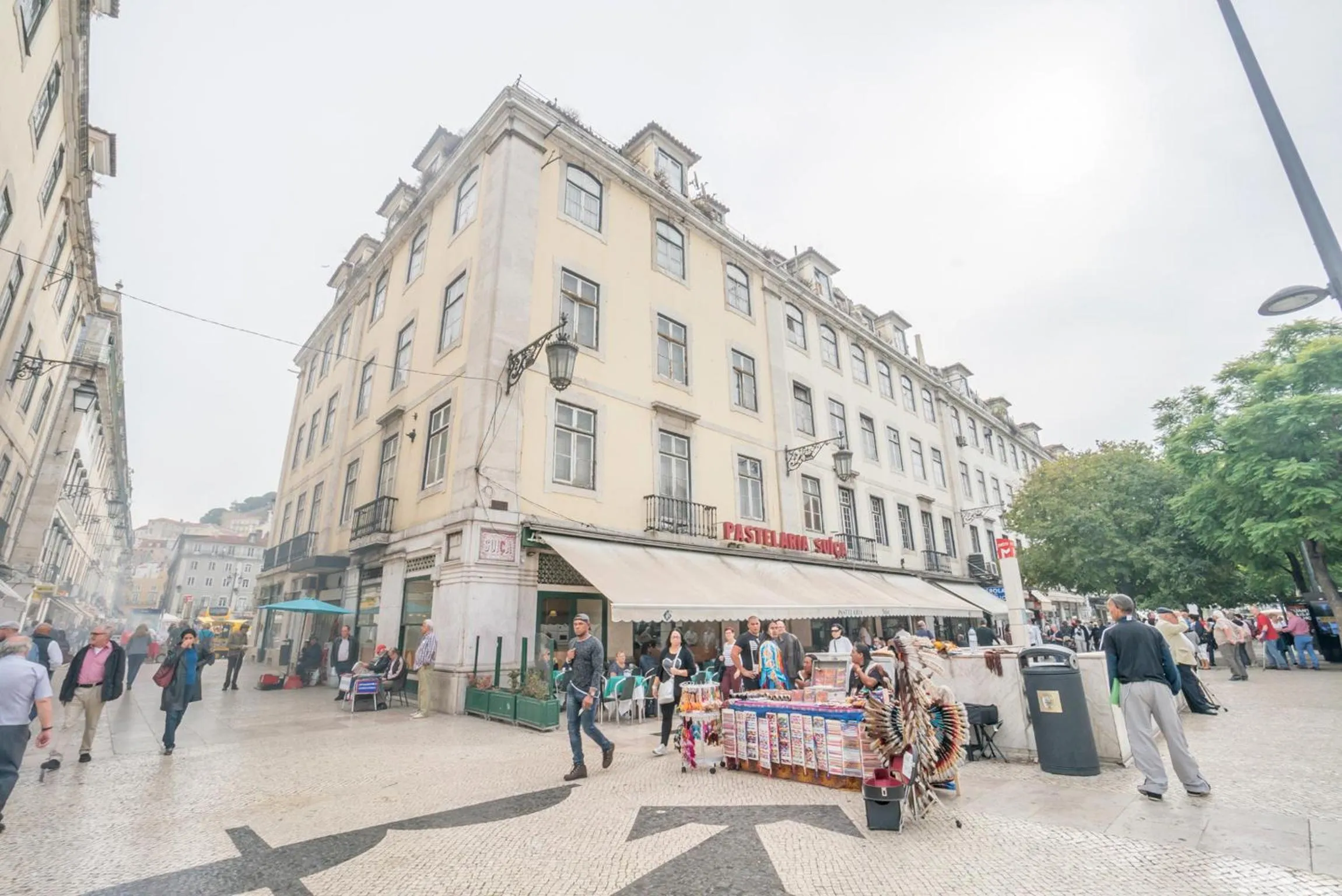 Restaurant/places to eat in Vistas de Lisboa Hostel