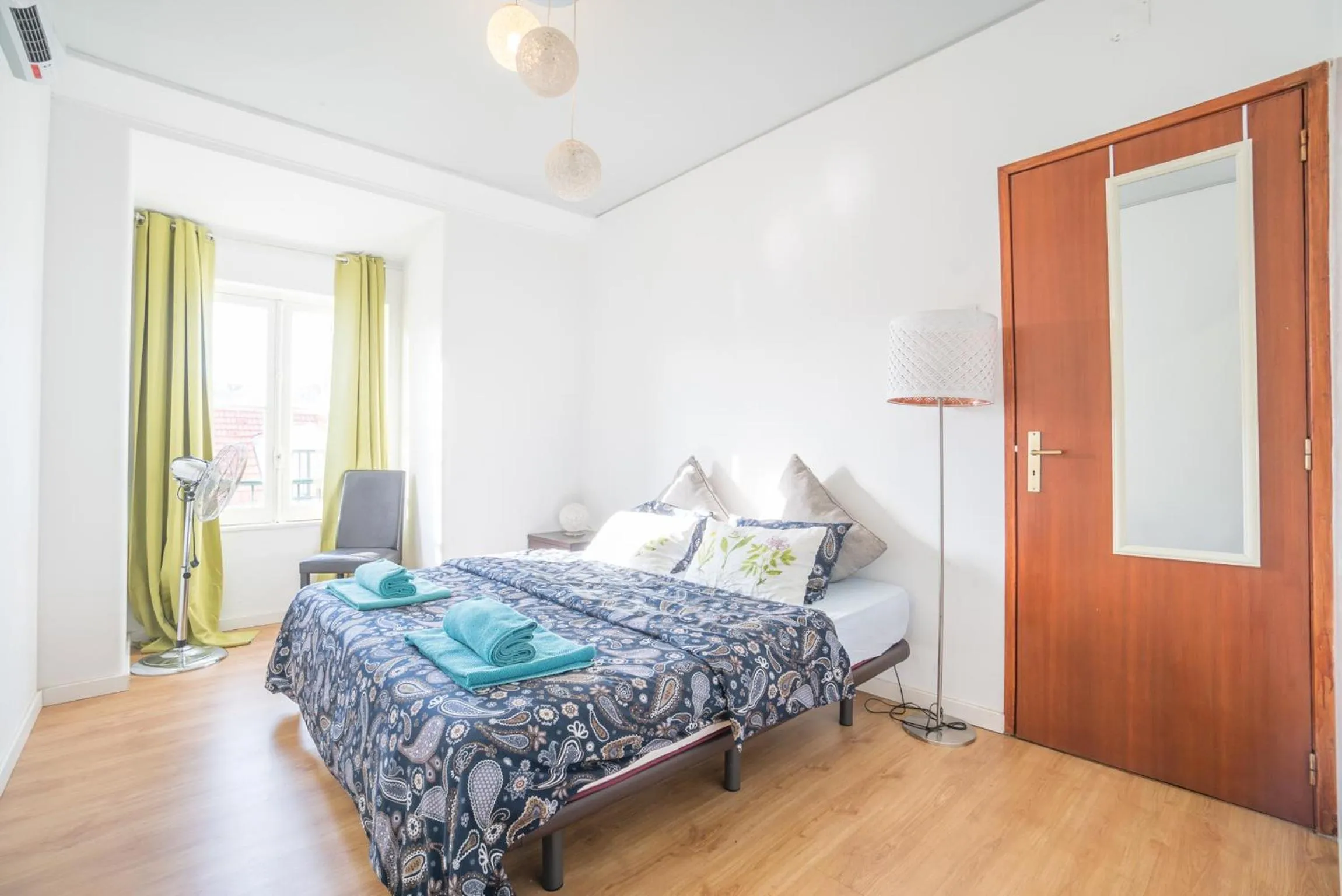 Photo of the whole room, Bed in Vistas de Lisboa Hostel