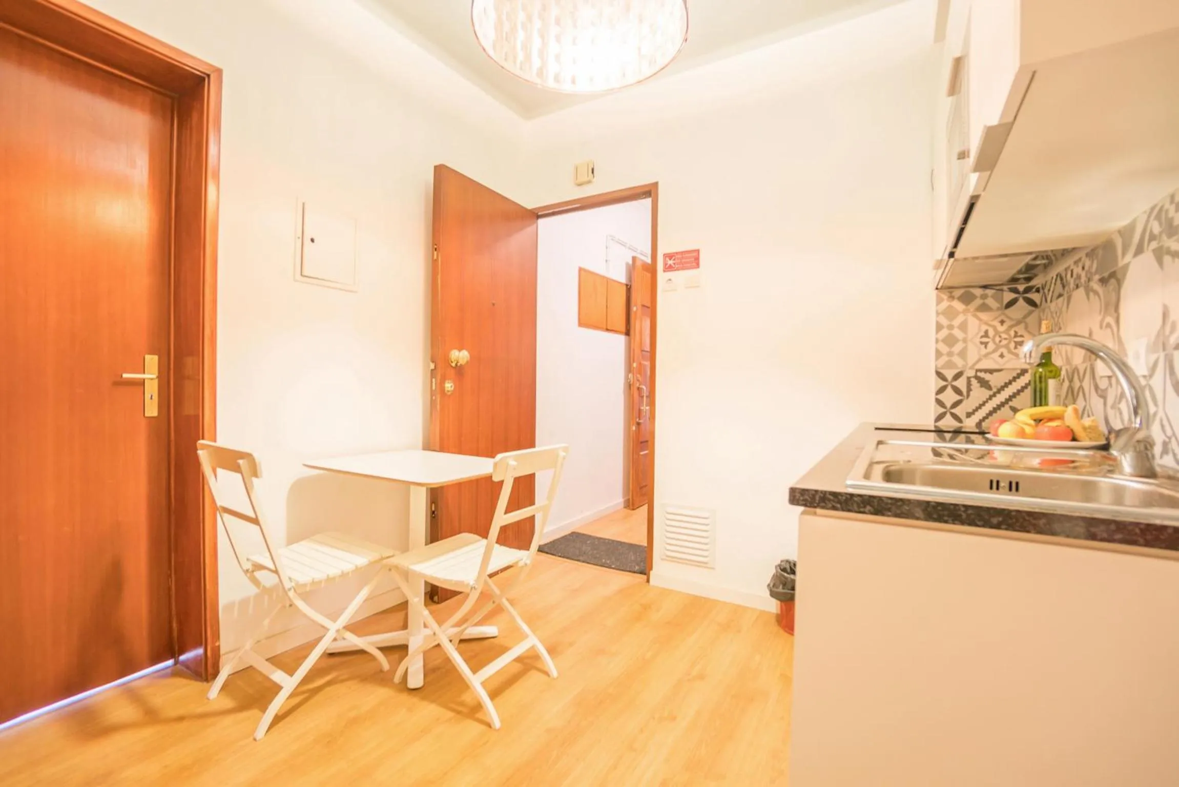 Kitchen or kitchenette in Vistas de Lisboa Hostel