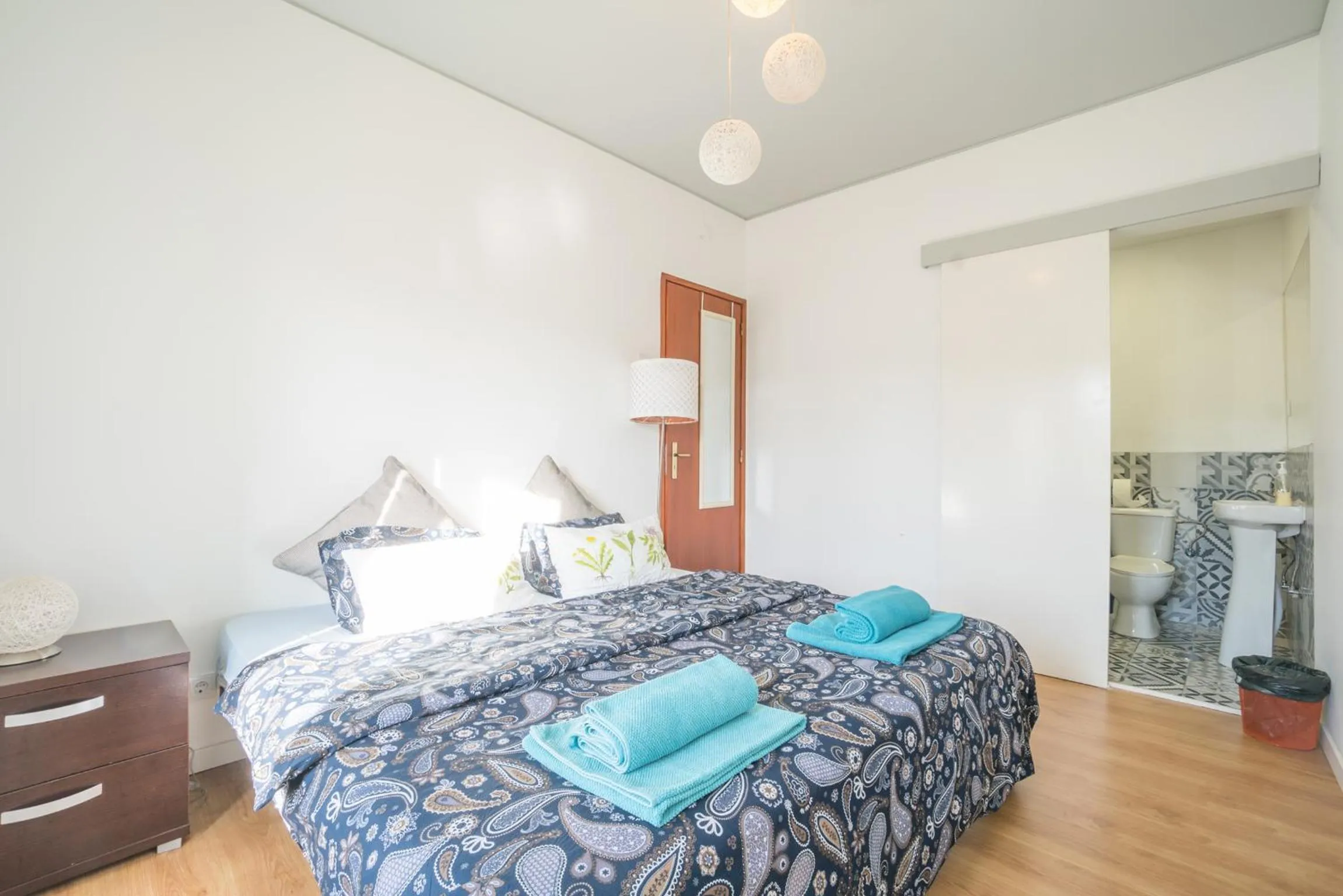 Photo of the whole room, Bed in Vistas de Lisboa Hostel