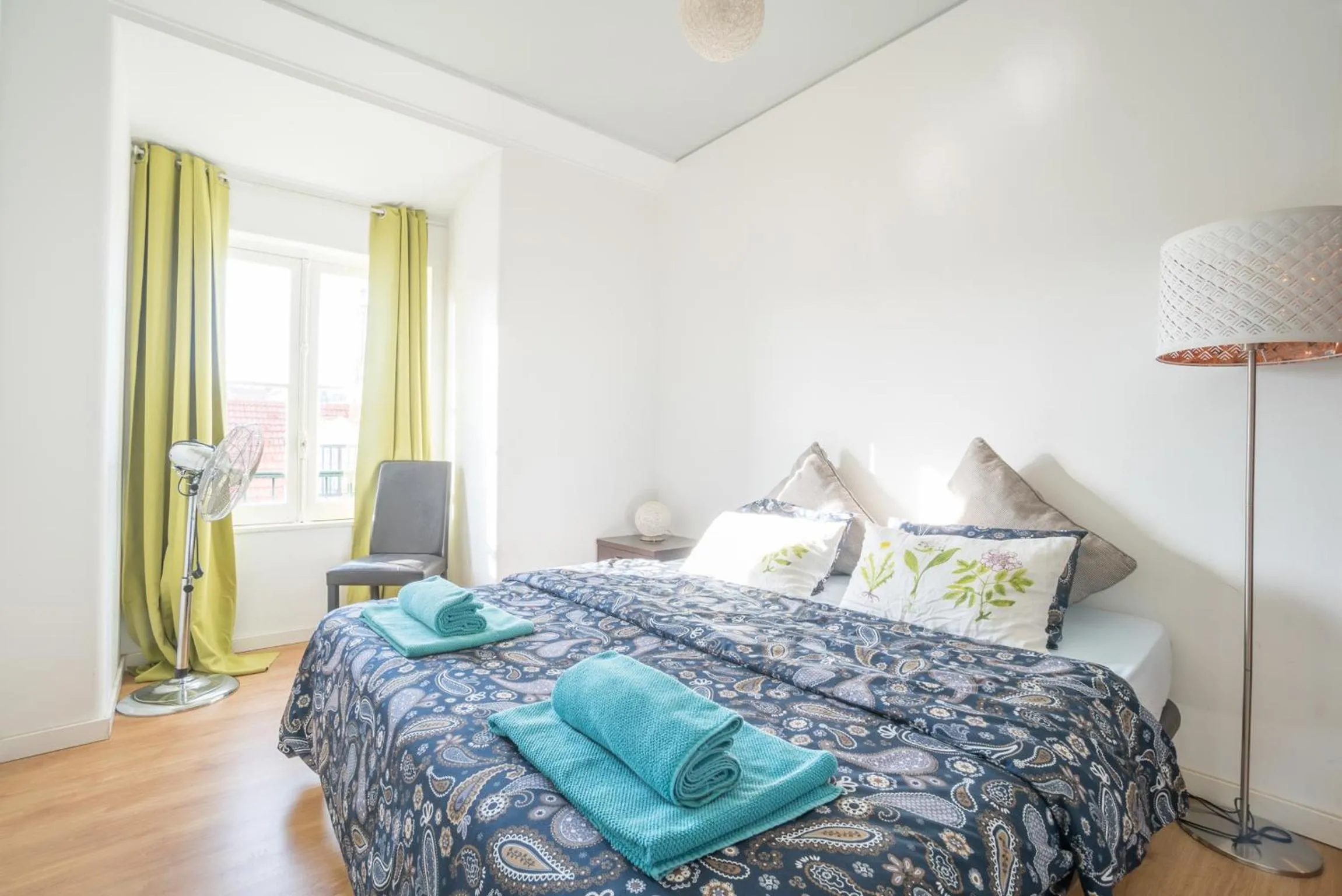 Photo of the whole room, Bed in Vistas de Lisboa Hostel