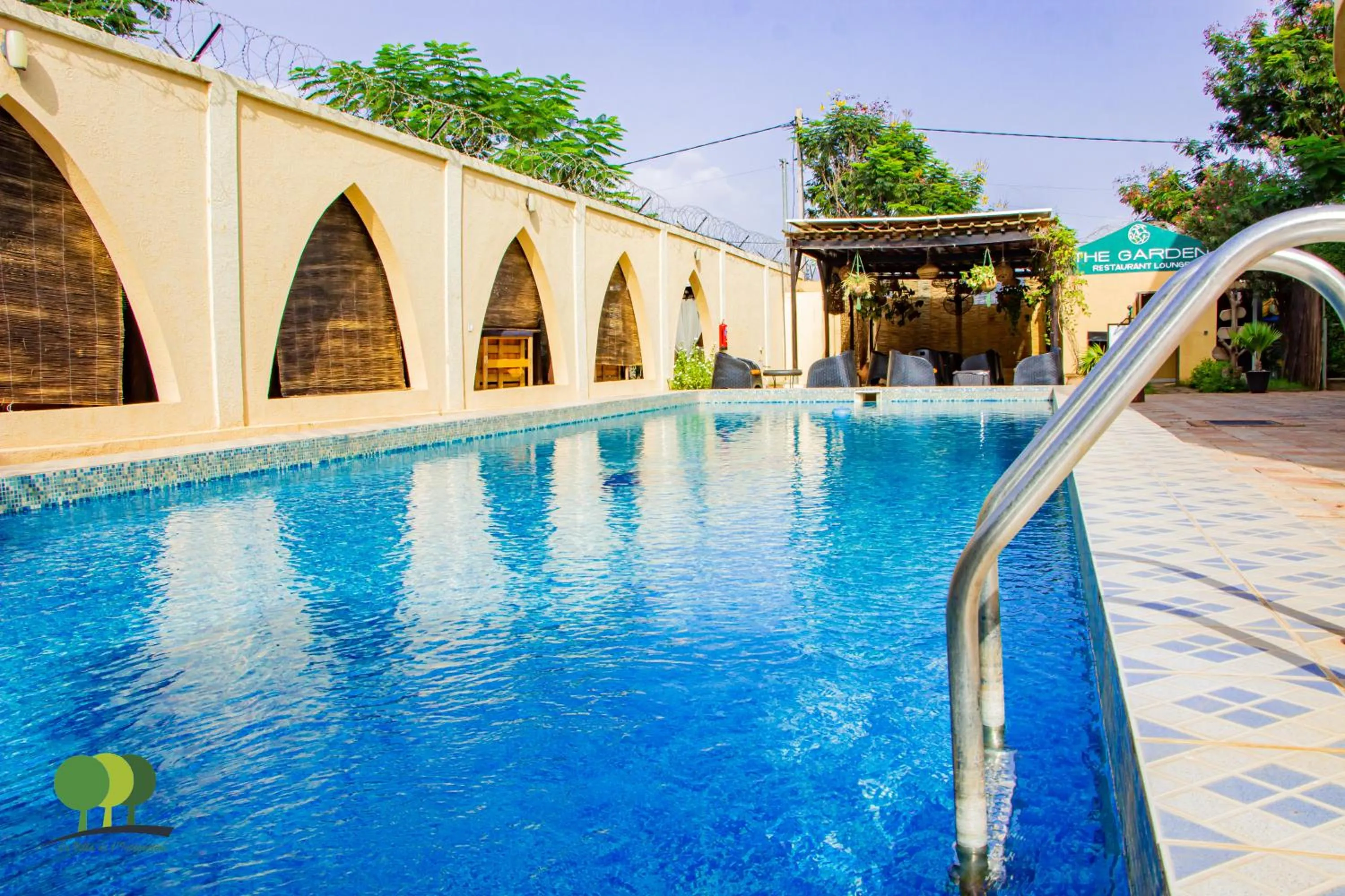 Swimming pool in VILLA DE L'INTEGRATION