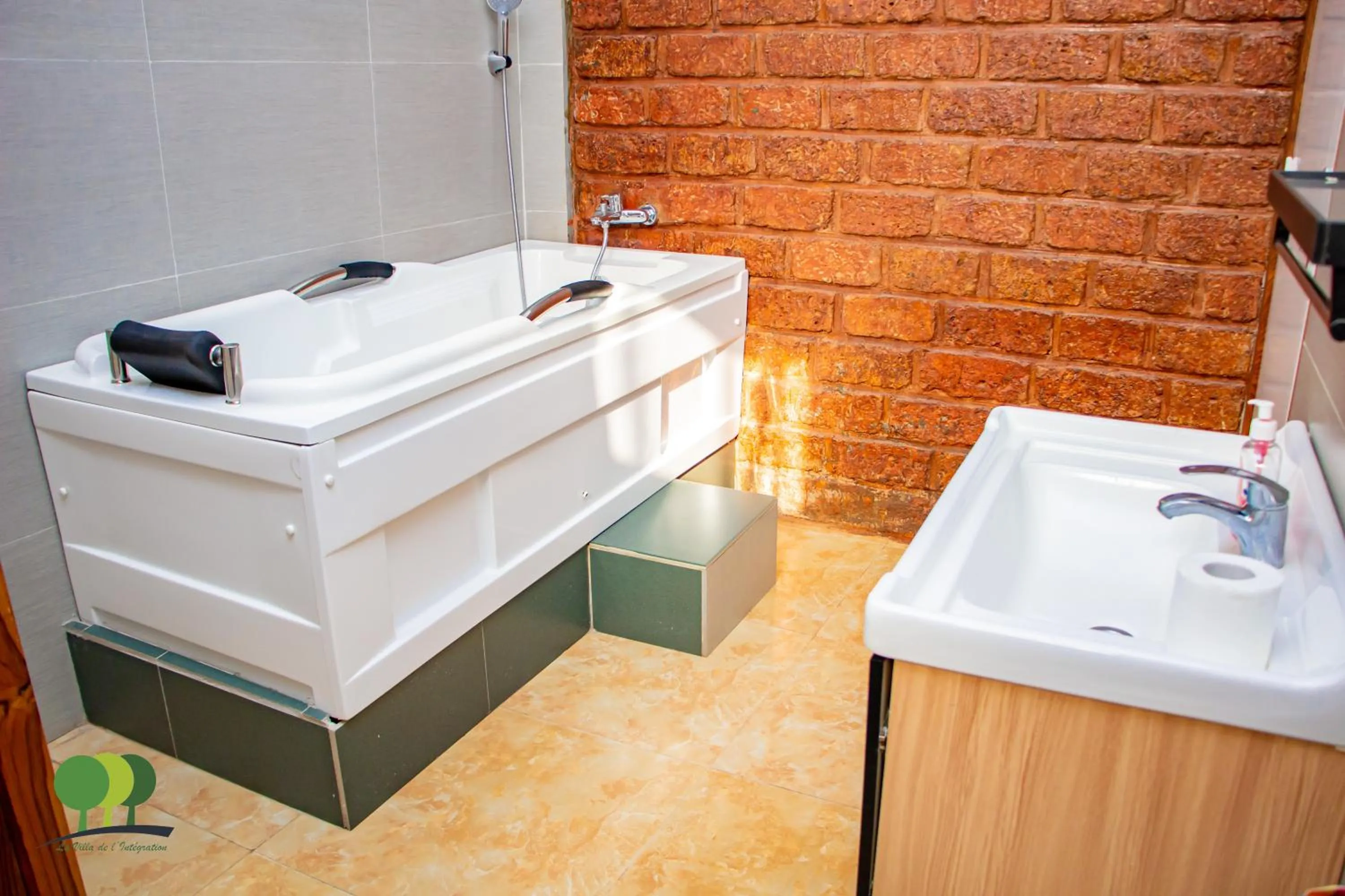 Shower in VILLA DE L'INTEGRATION