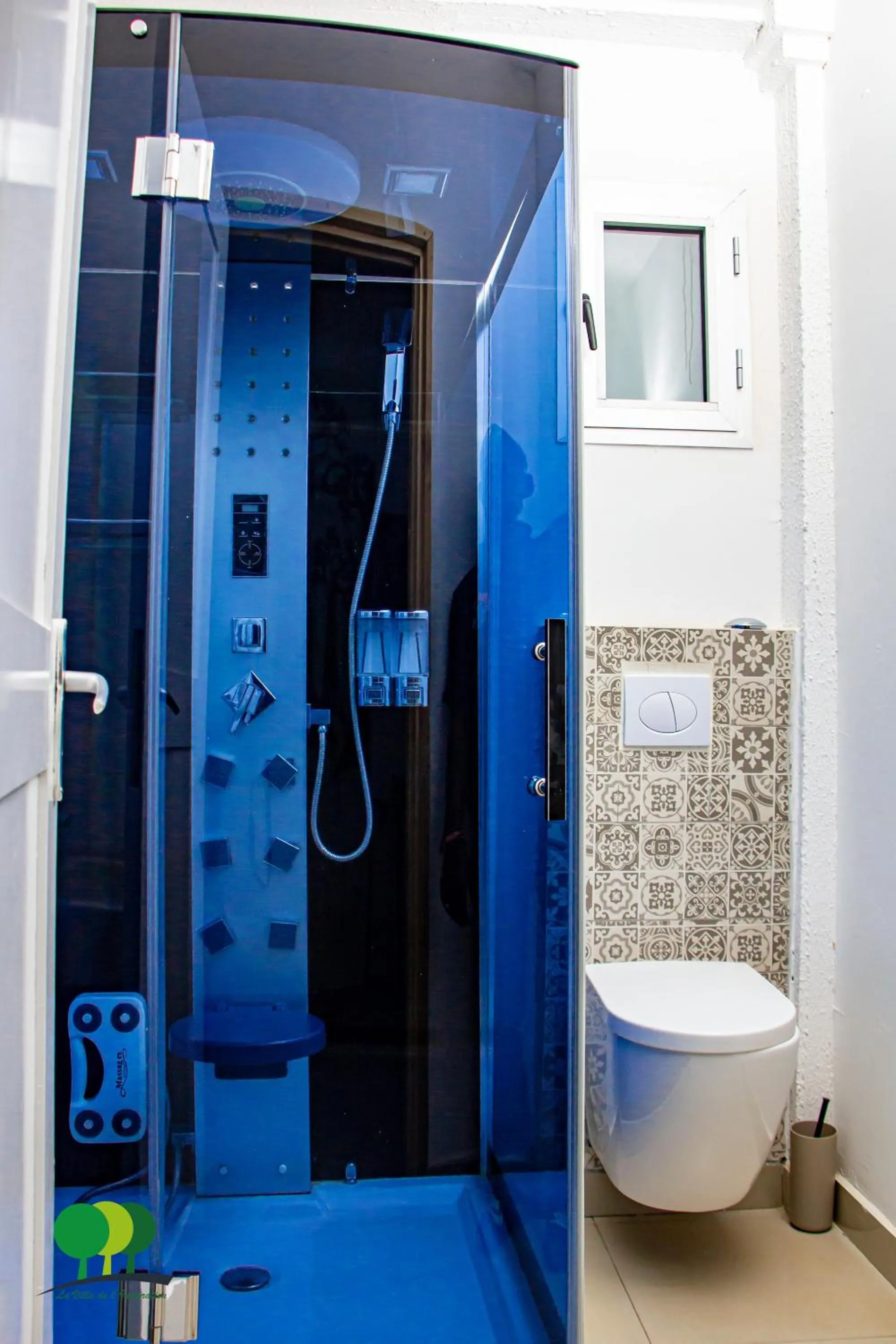 Toilet in VILLA DE L'INTEGRATION