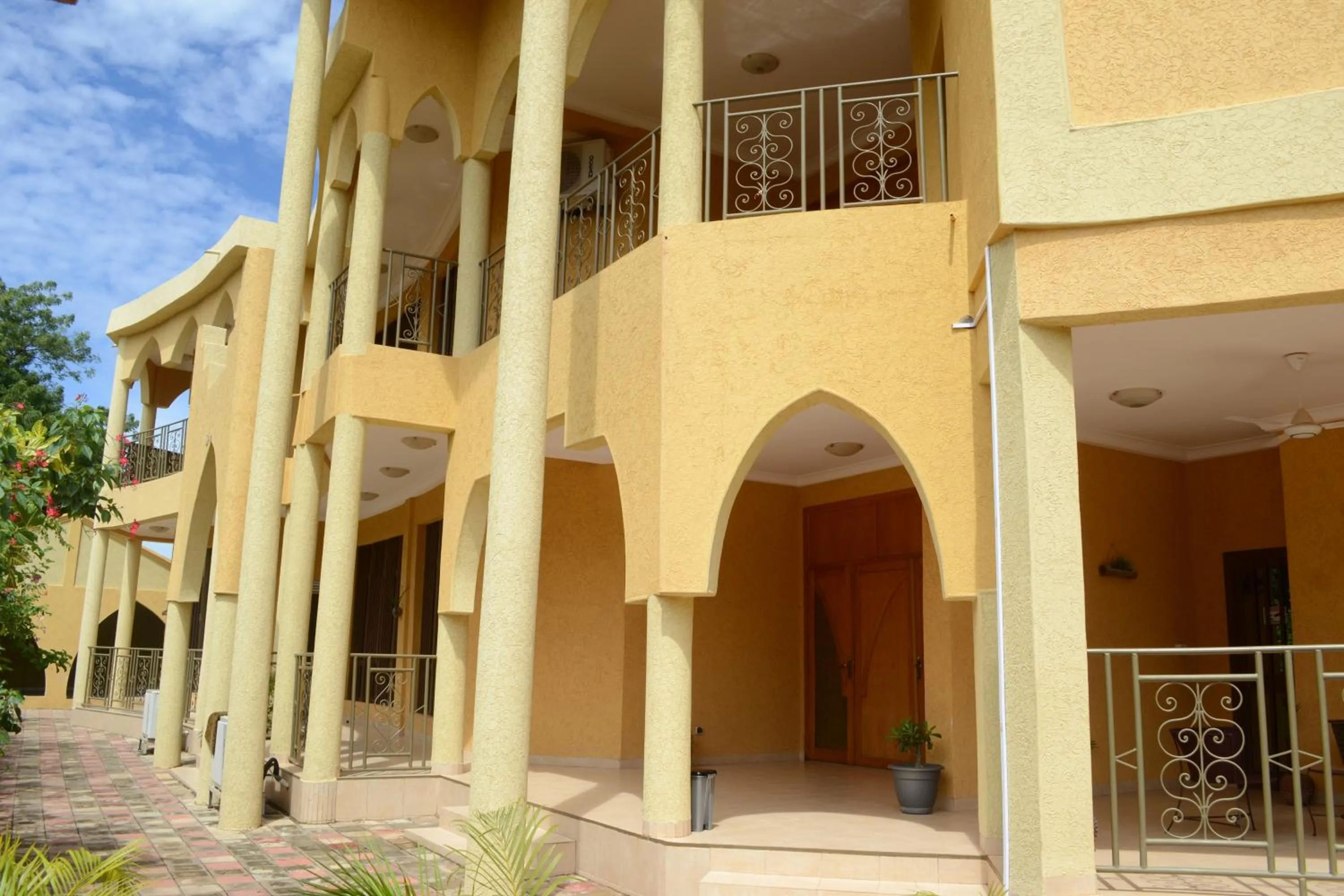 Facade/entrance in VILLA DE L'INTEGRATION