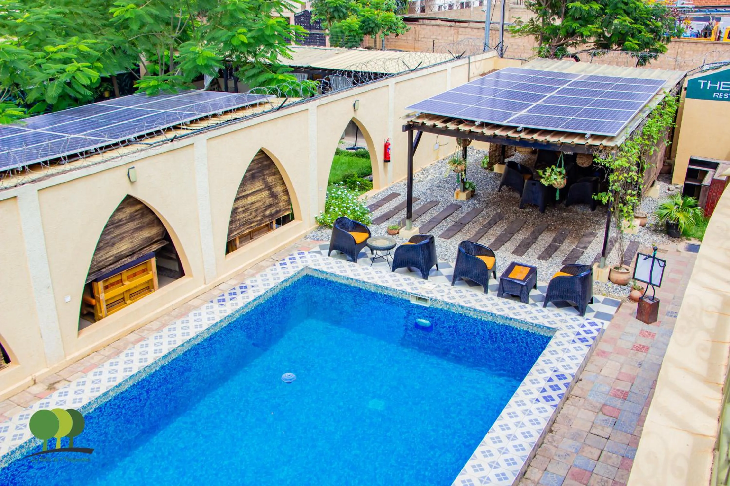 Swimming pool in VILLA DE L'INTEGRATION