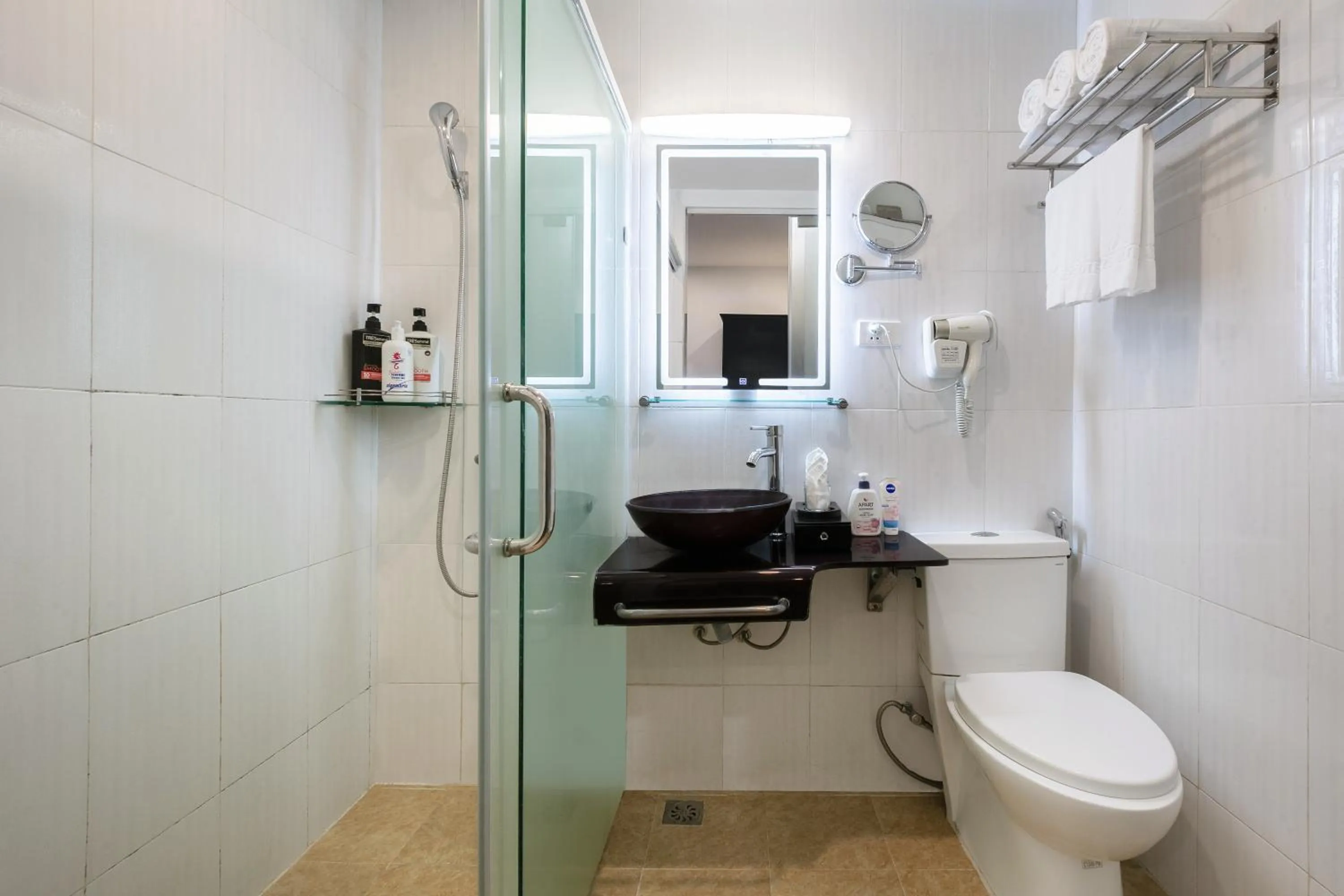 Shower in A25 Hotel - 15 Hàng Than