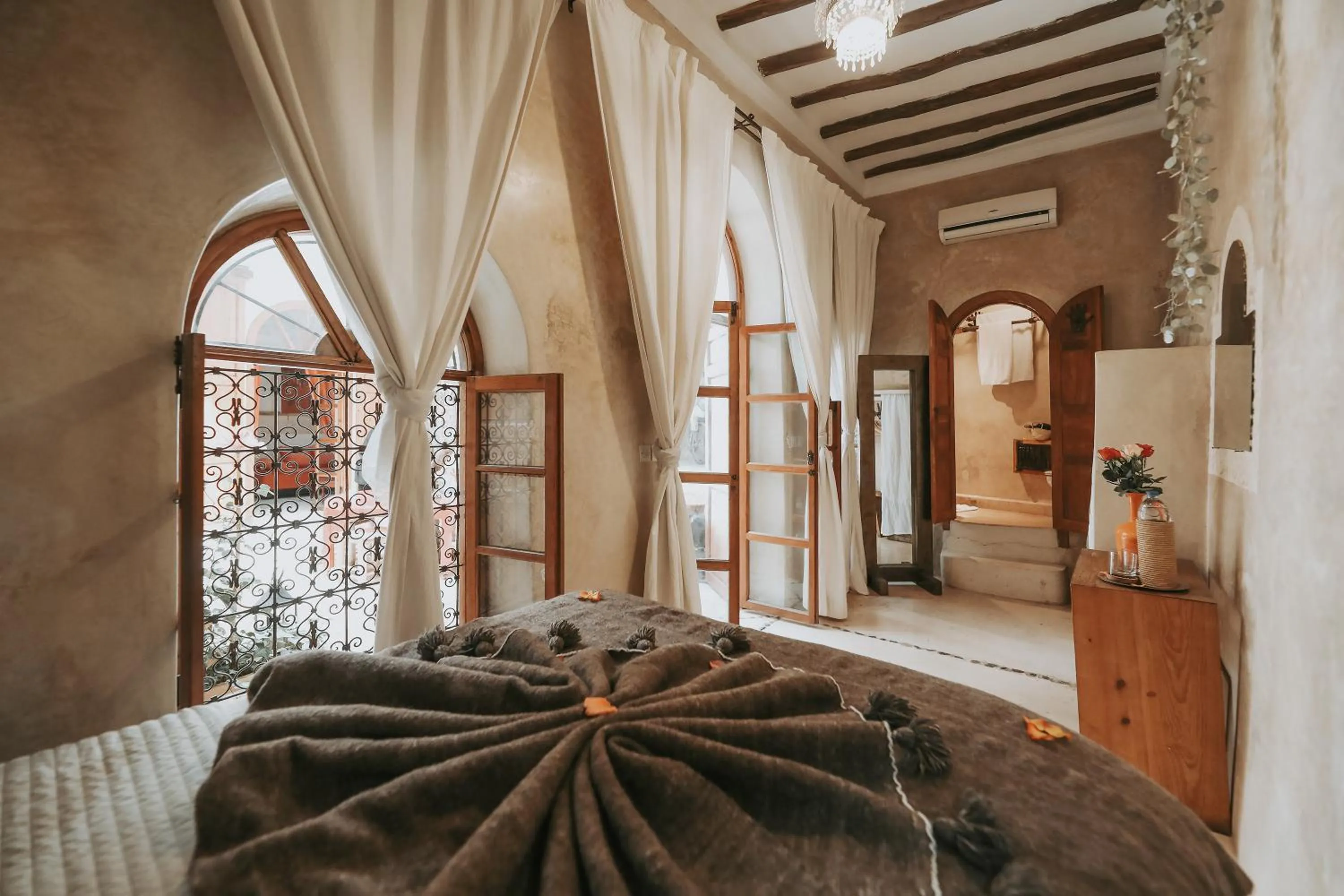 Bed in Dar Nour el Houda