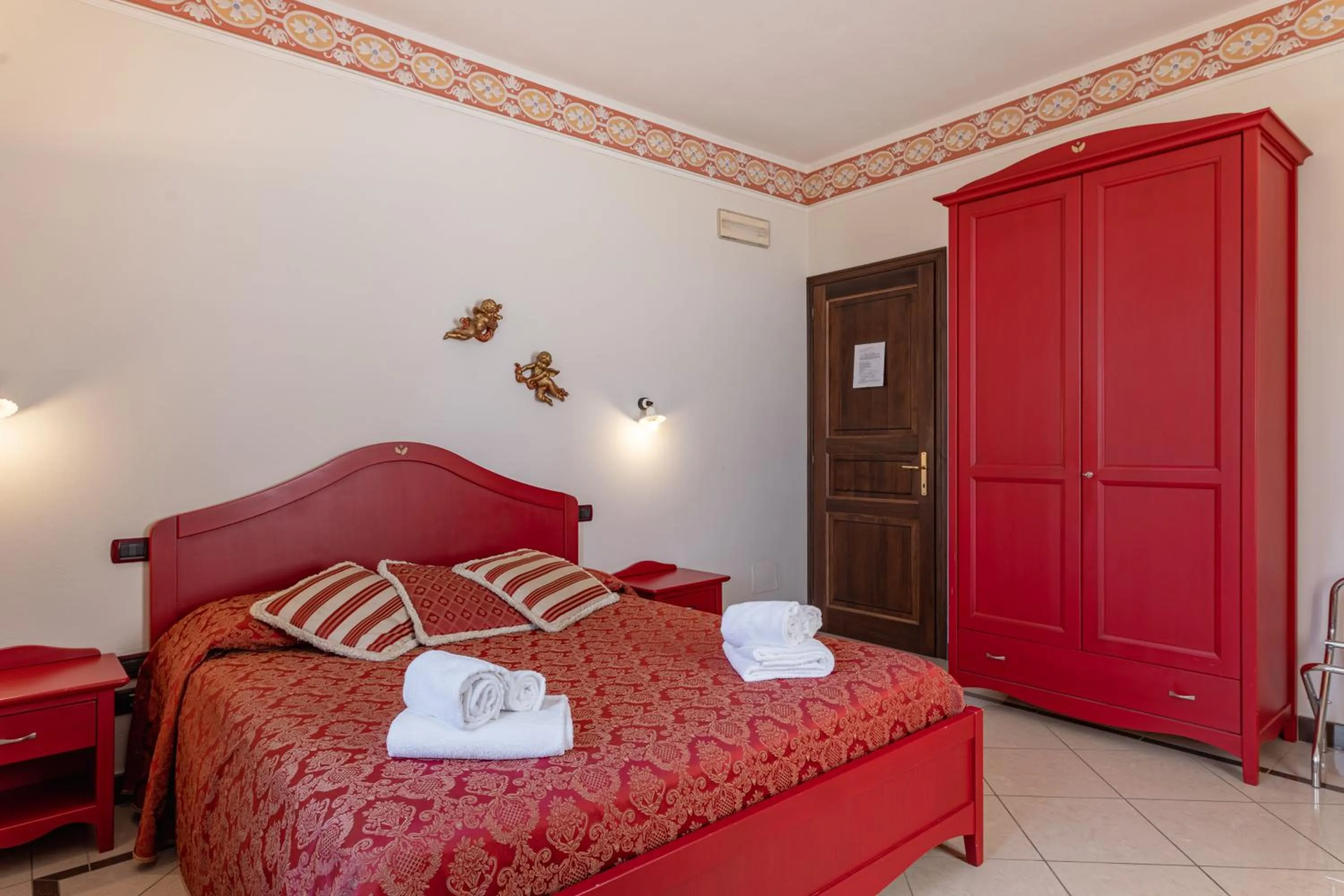 Bed in Lucca Franco's Villa