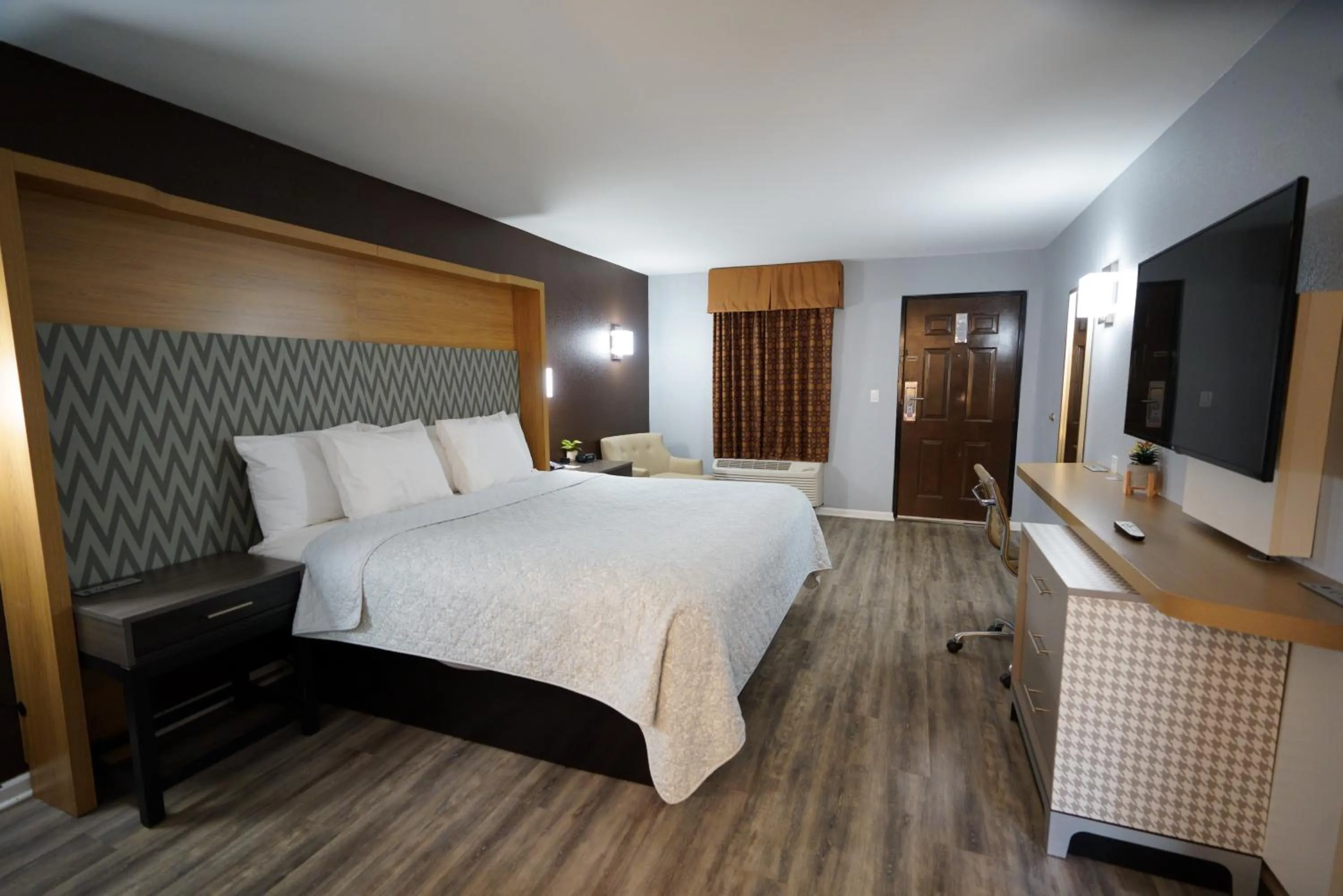 View (from property/room), Bed in Columbus Inn and Suites