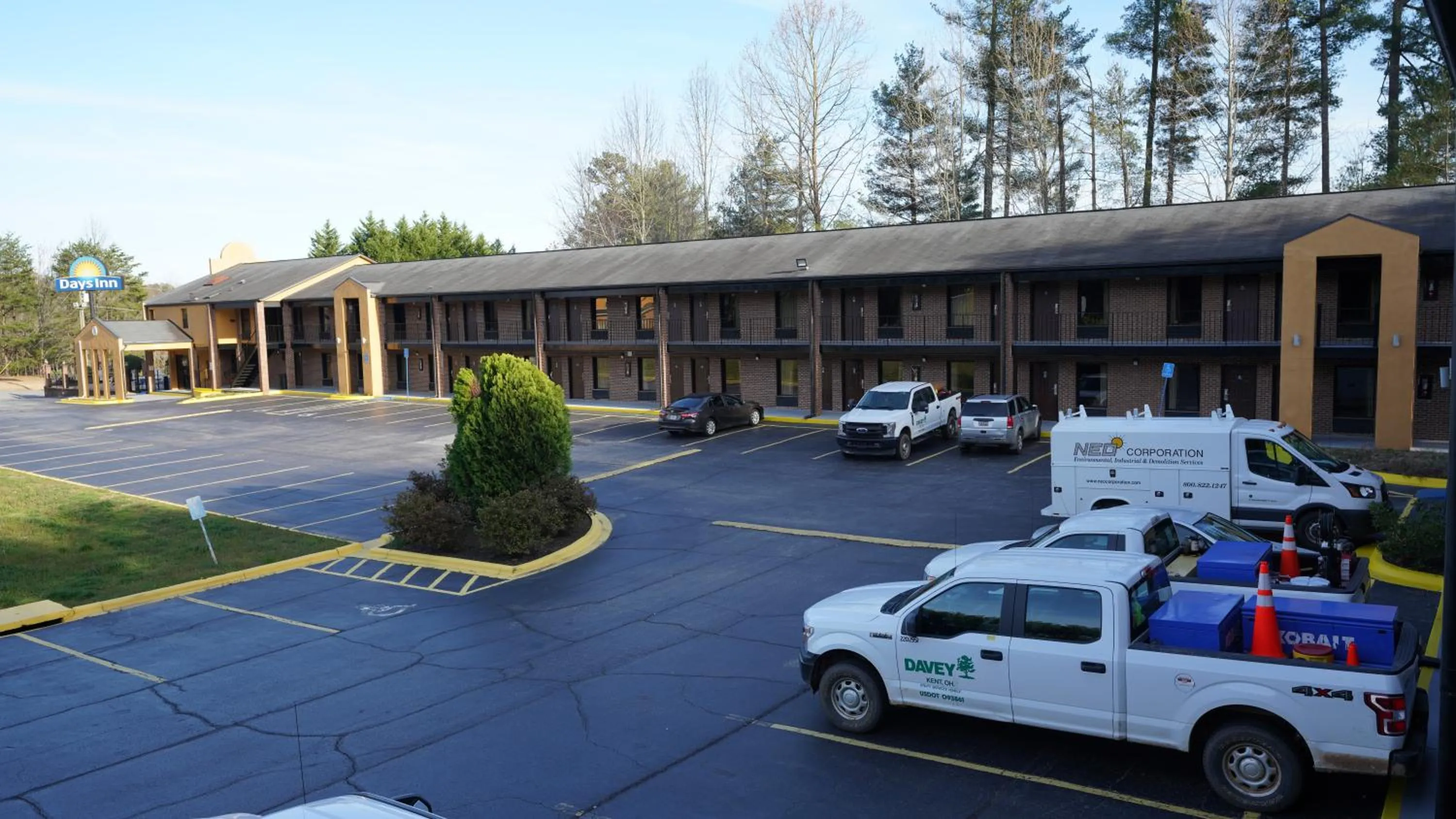 Property building in Columbus Inn and Suites